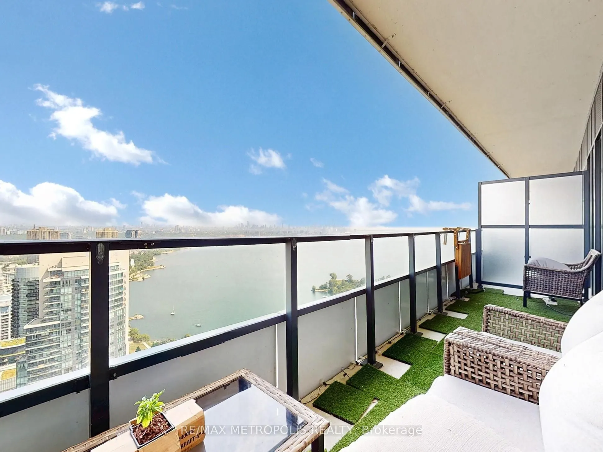 20 Shore Breeze Drive, #4504