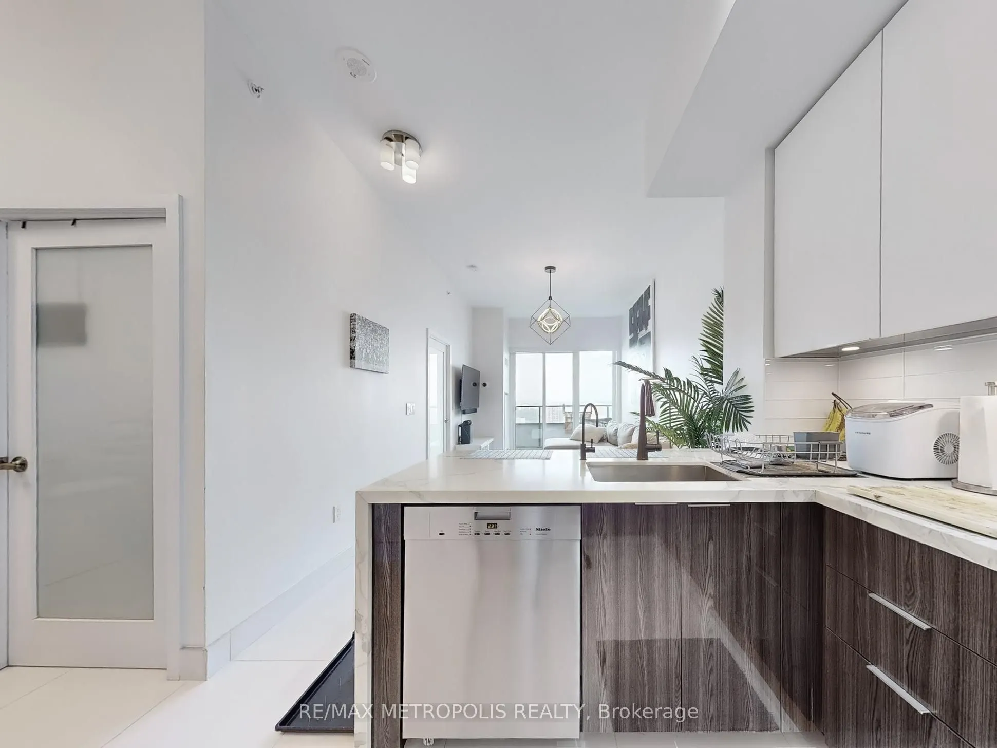 20 Shore Breeze Drive, #4504