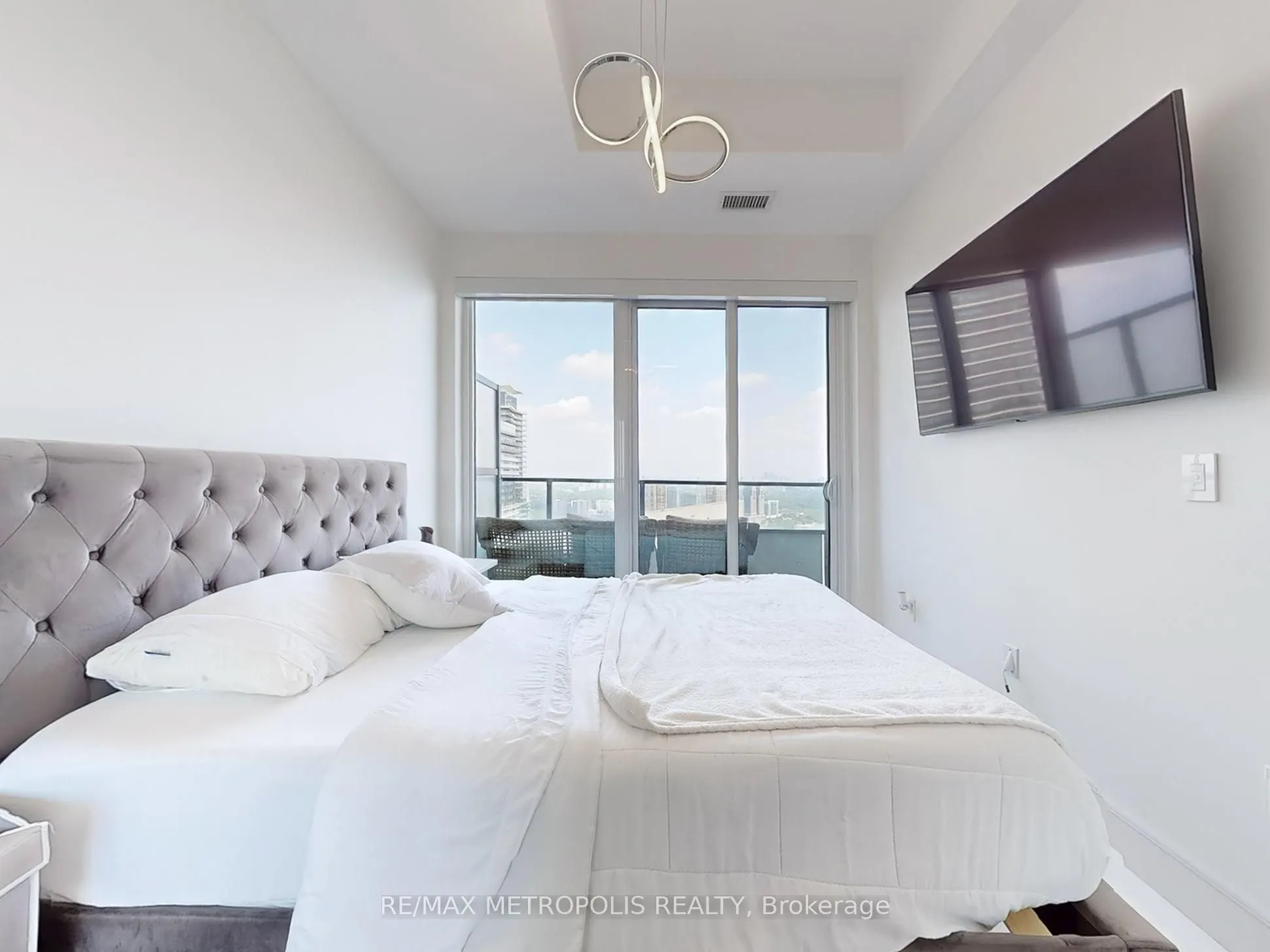 20 Shore Breeze Drive, #4504