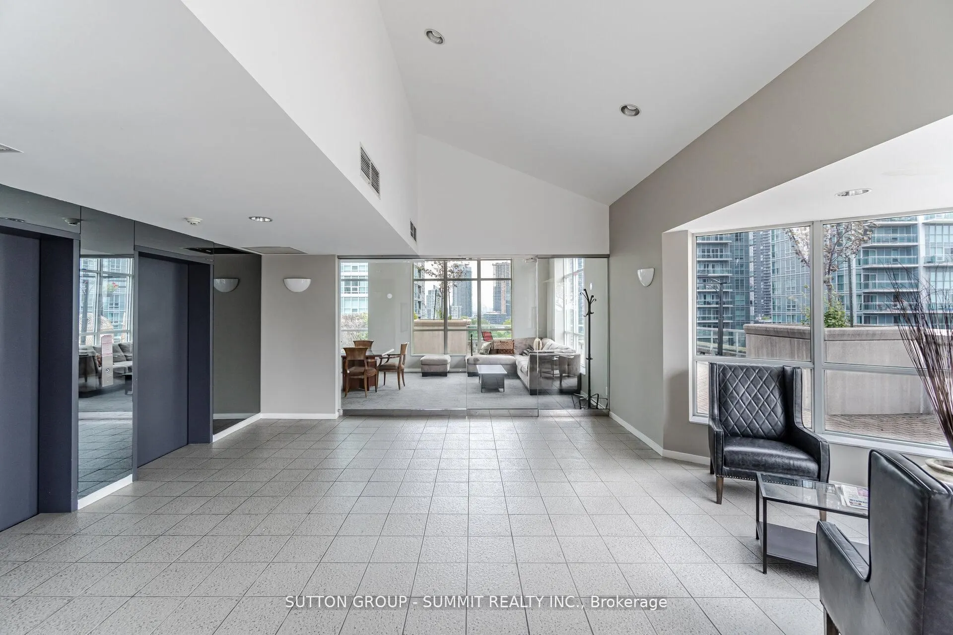 250 MANITOBA Street, #709