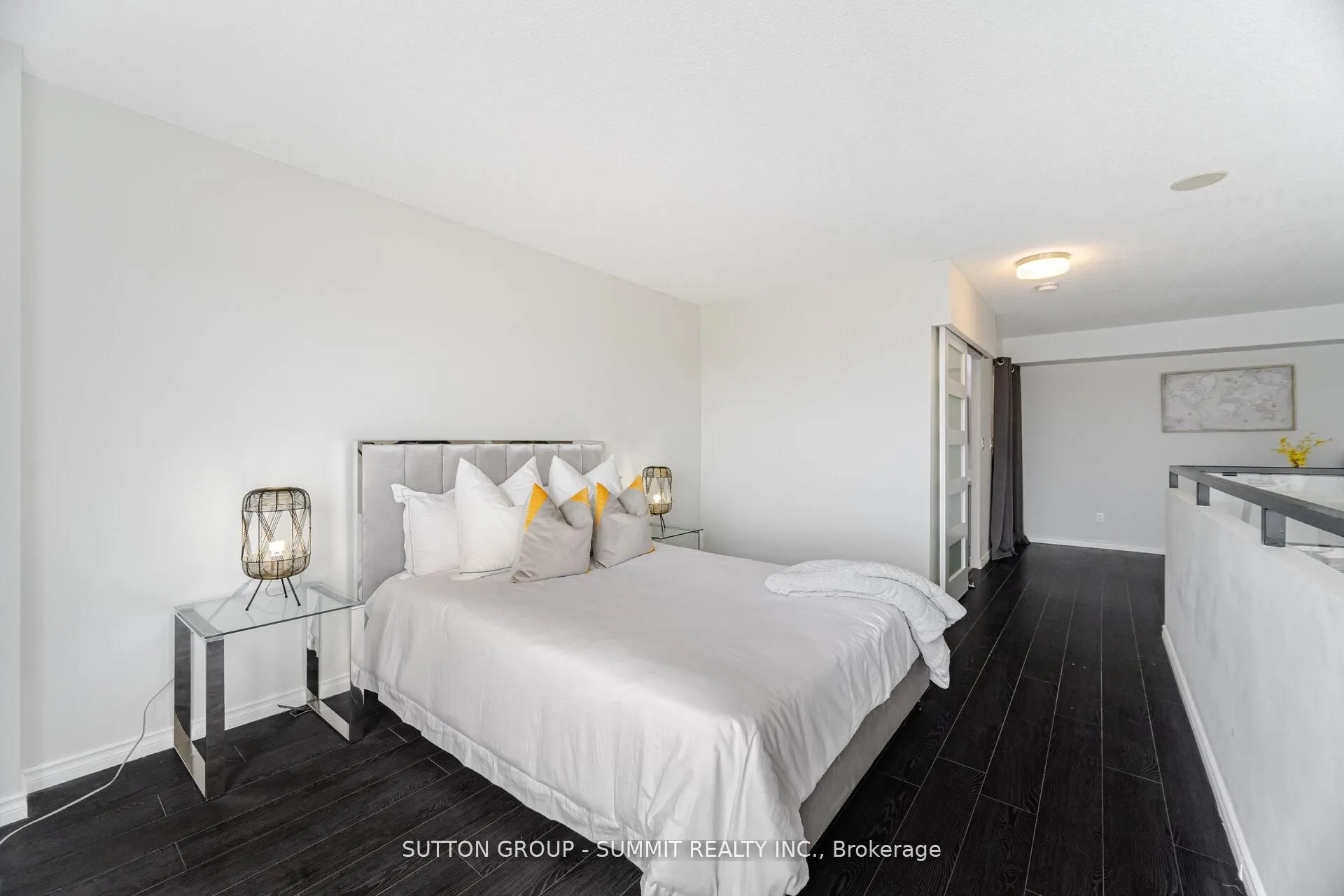 250 MANITOBA Street, #709