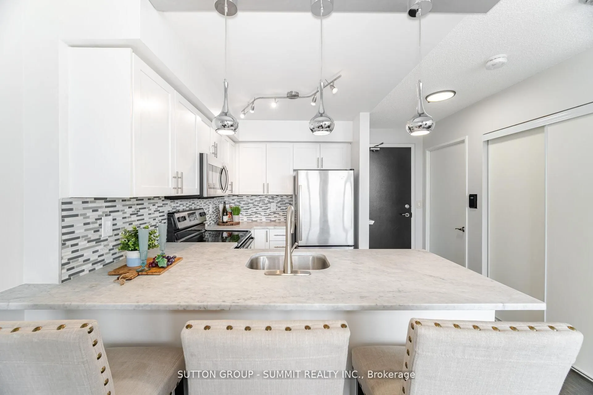 250 MANITOBA Street, #709