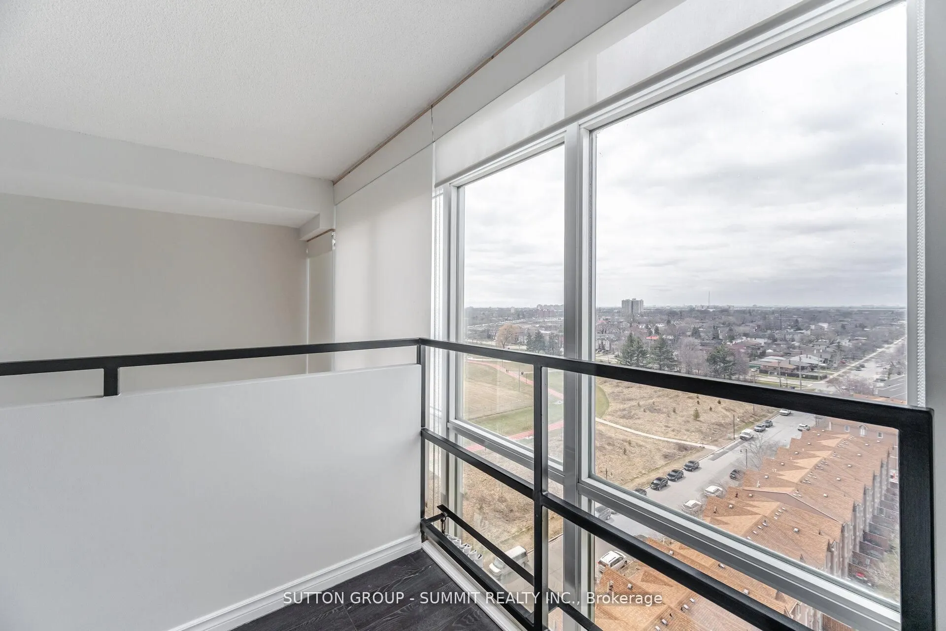 250 MANITOBA Street, #709