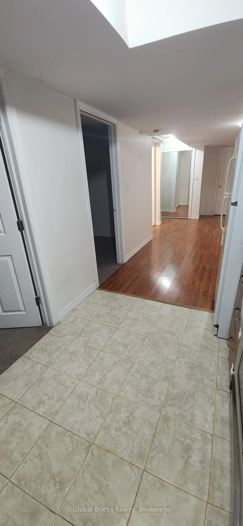 4187 Goldenrod Crescent