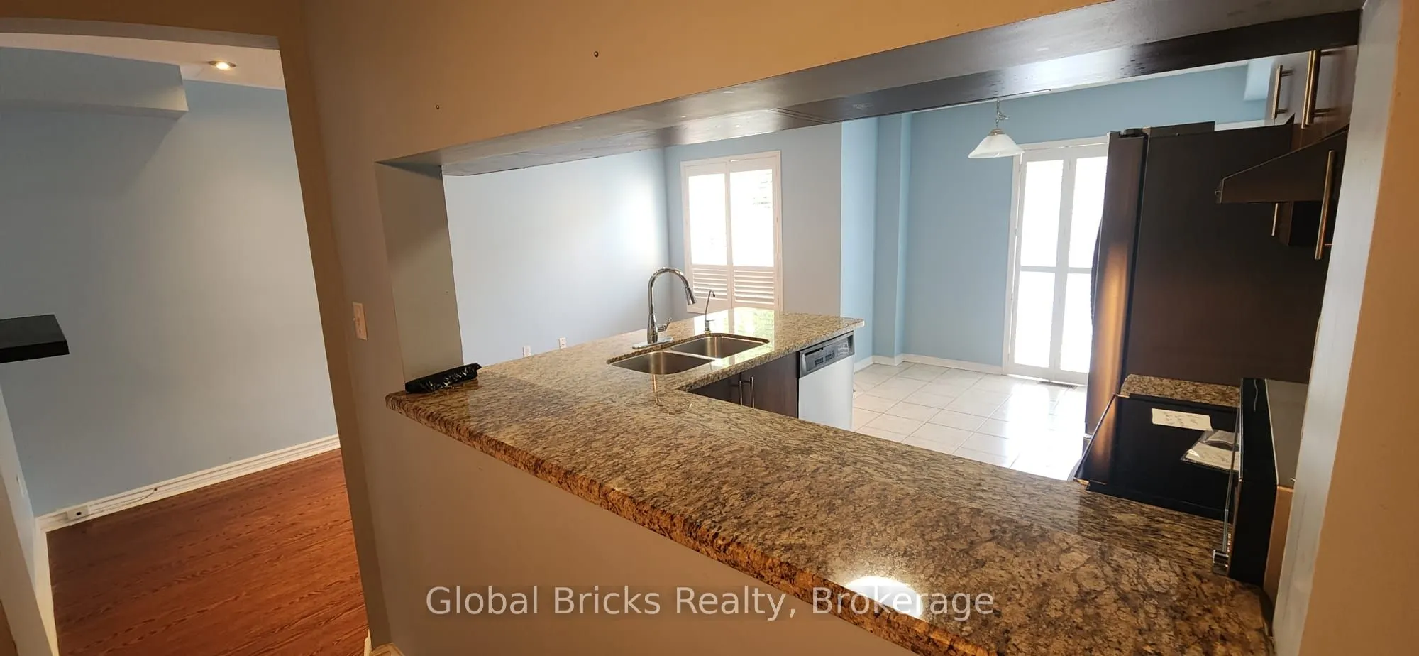 4187 Goldenrod Crescent