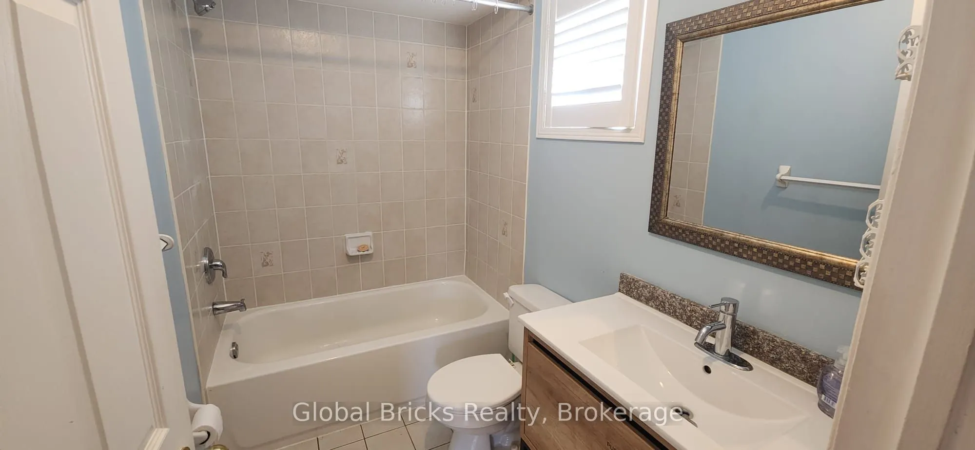 4187 Goldenrod Crescent