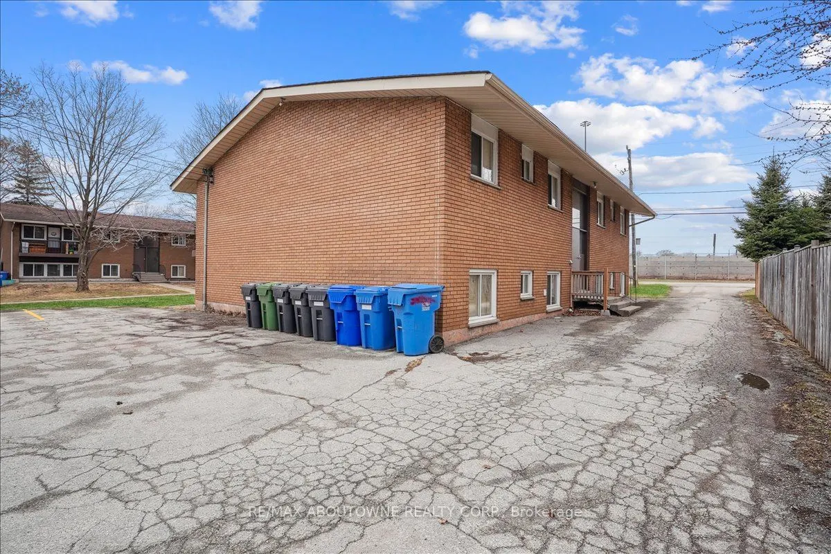 2354 Queensway Drive, #2