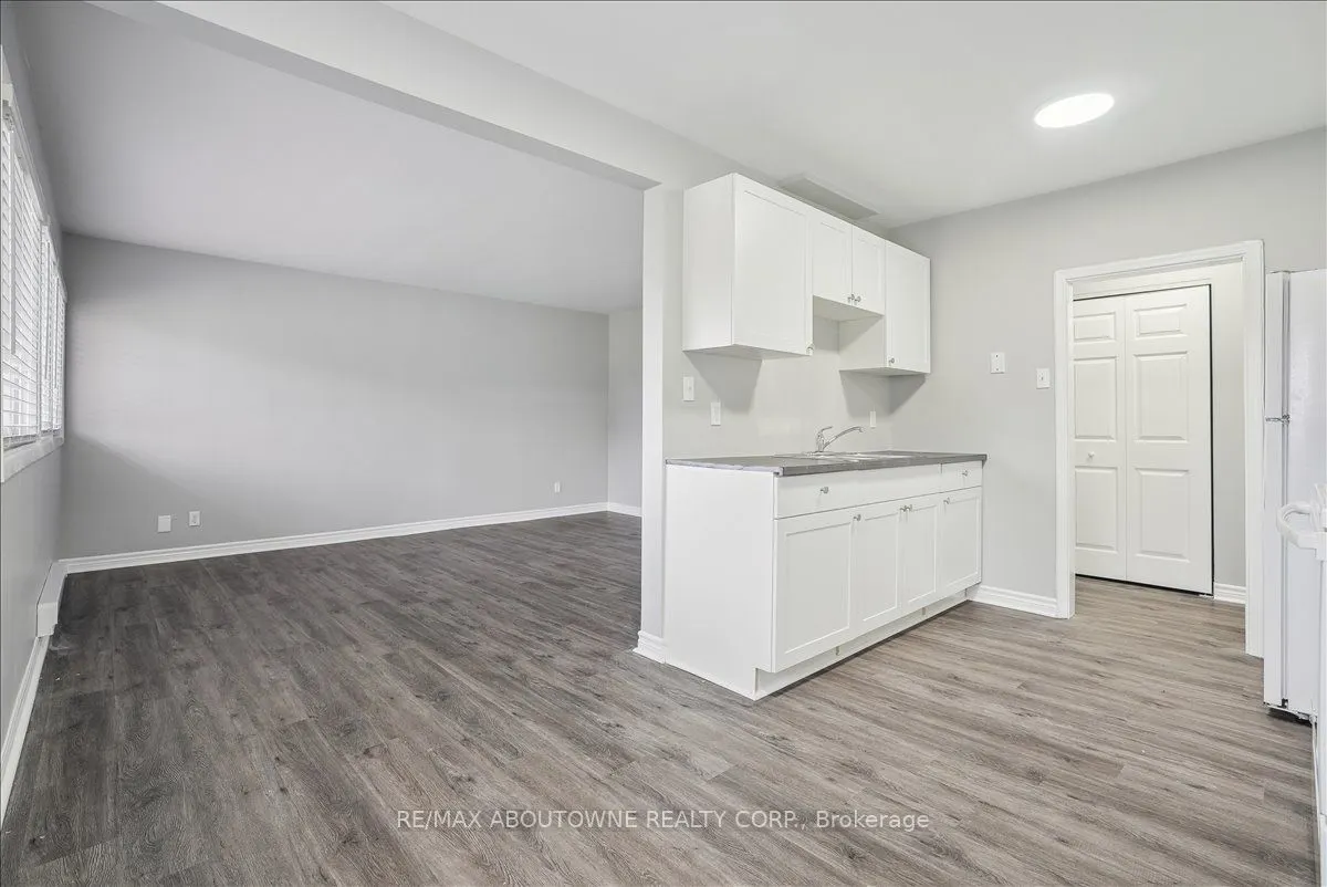 2354 Queensway Drive, #2
