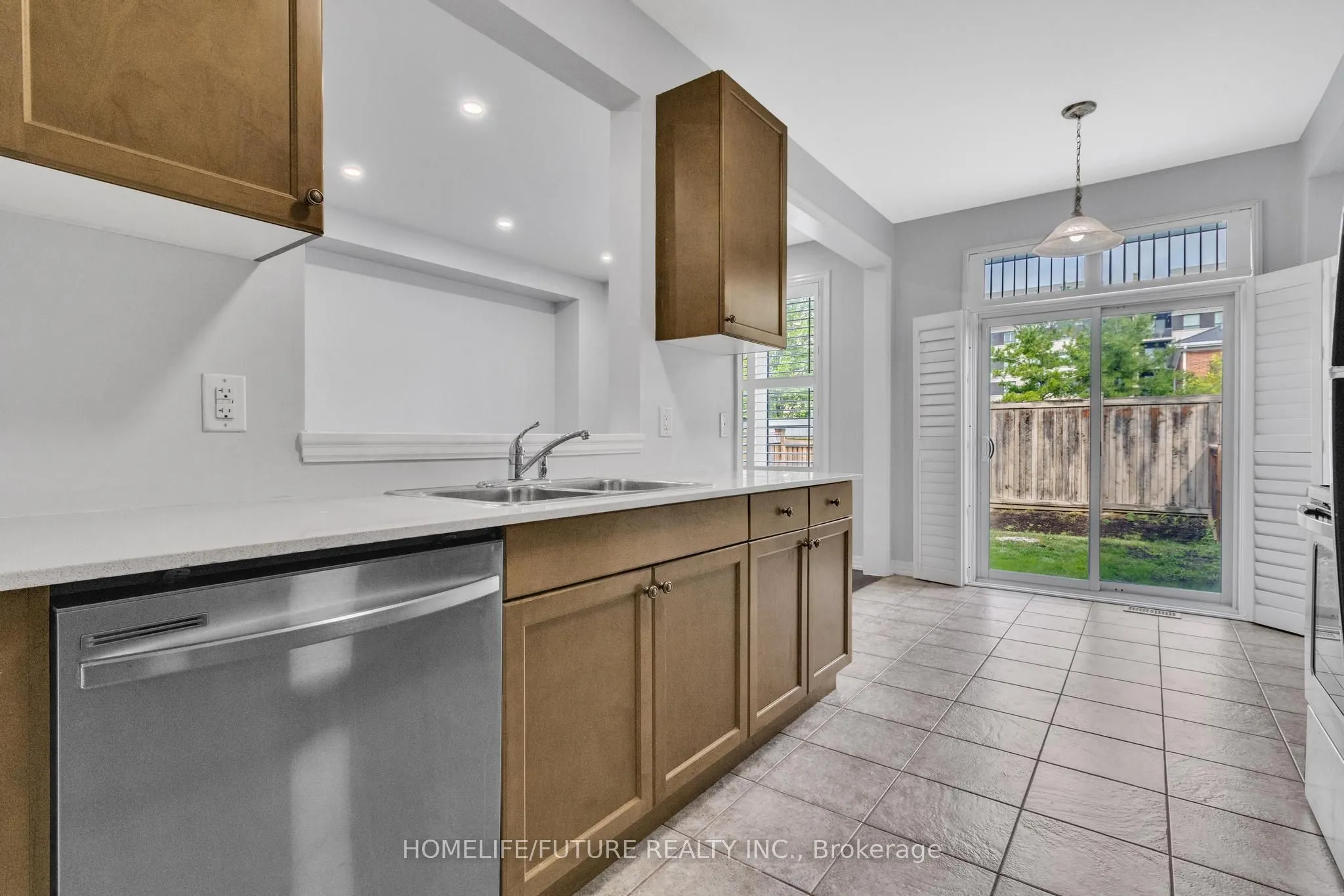 81 Hanson Crescent
