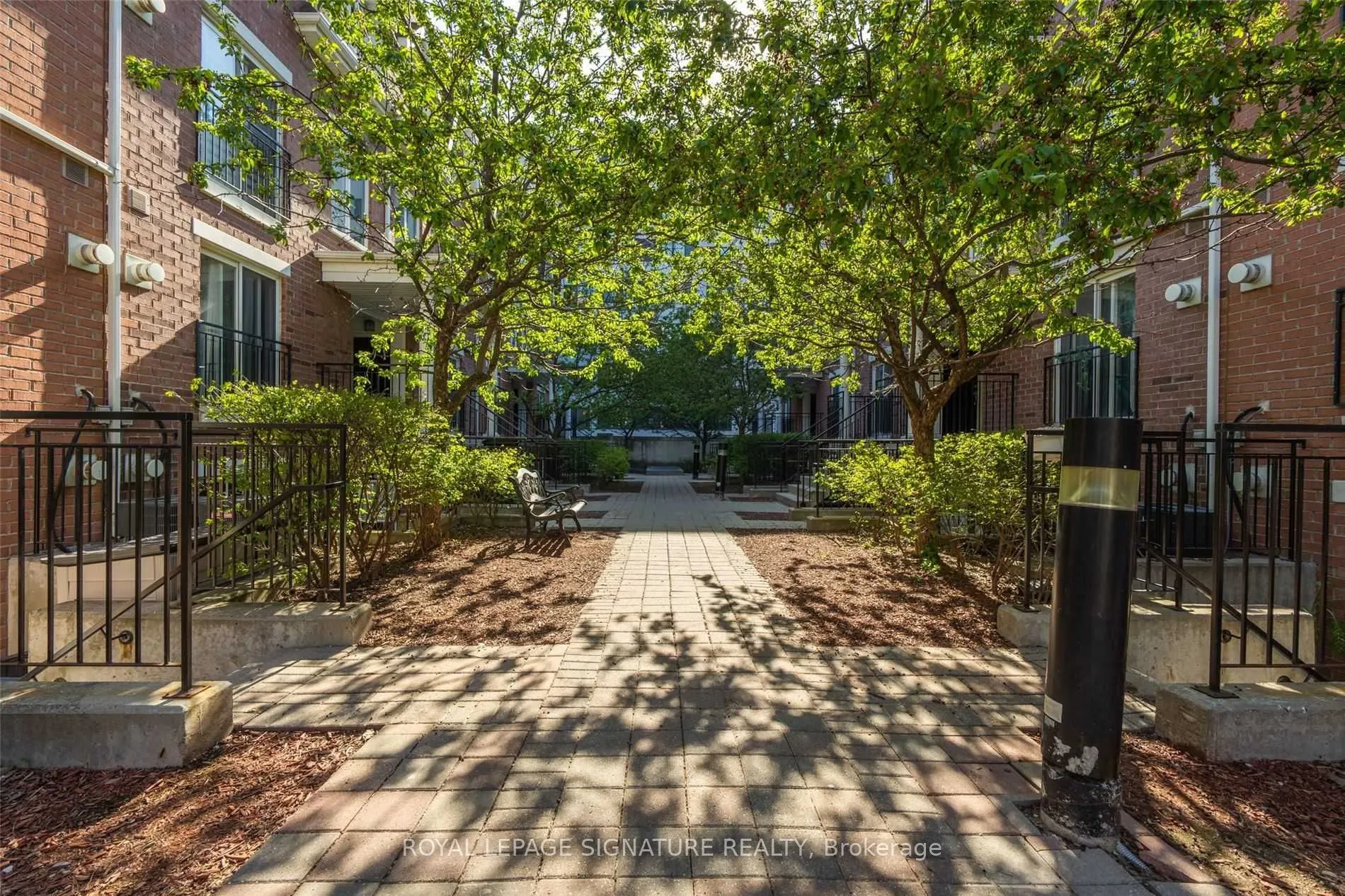 16 Laidlaw Street, #926