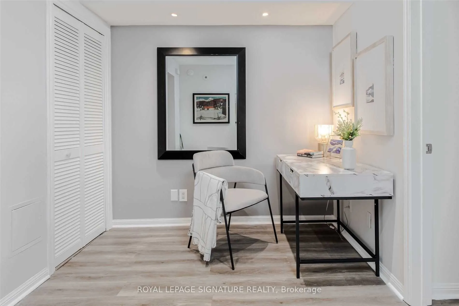 16 Laidlaw Street, #926