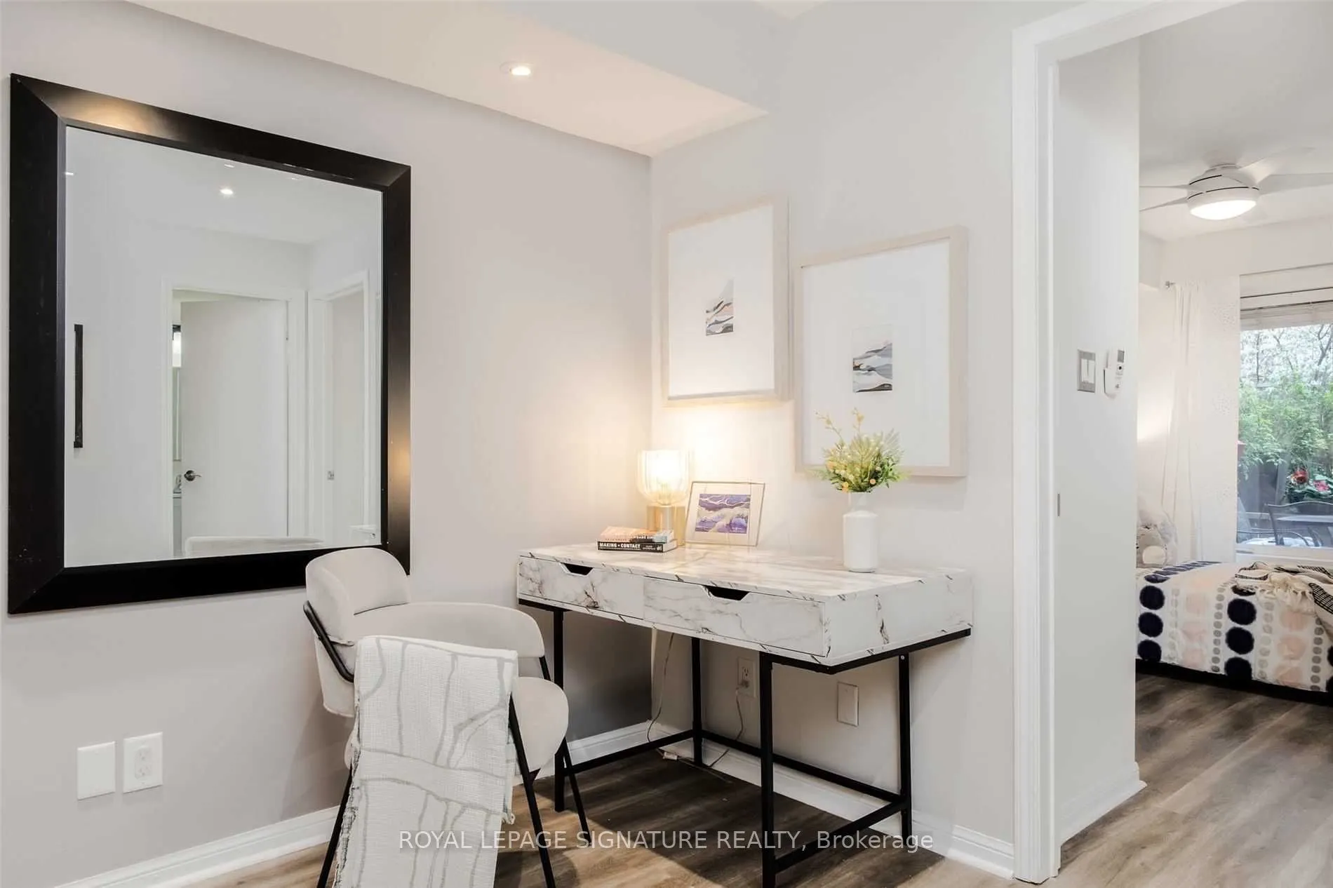 16 Laidlaw Street, #926