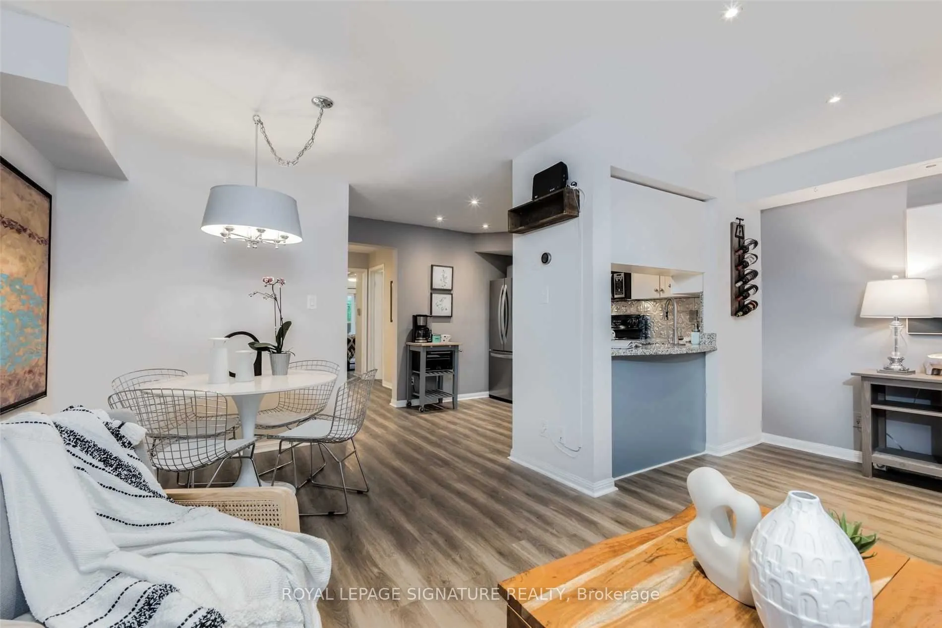 16 Laidlaw Street, #926