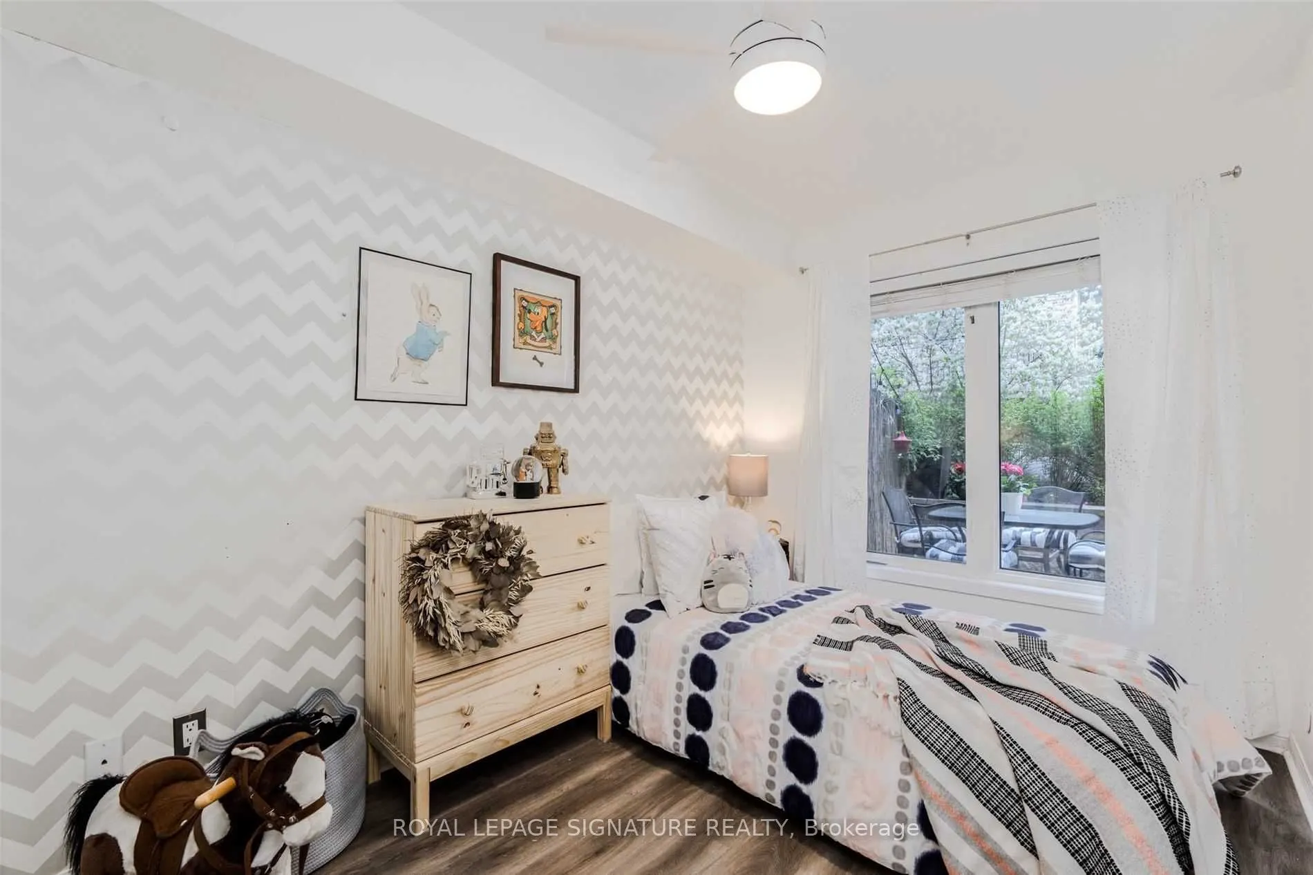 16 Laidlaw Street, #926
