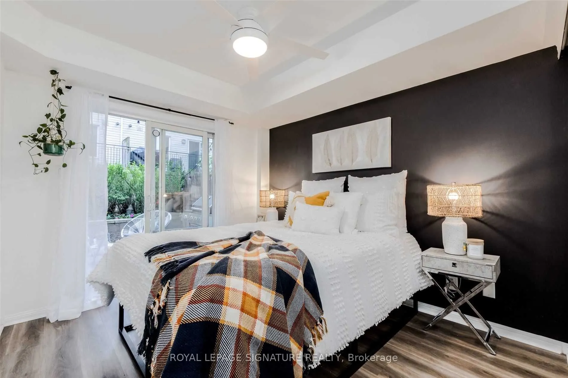 16 Laidlaw Street, #926