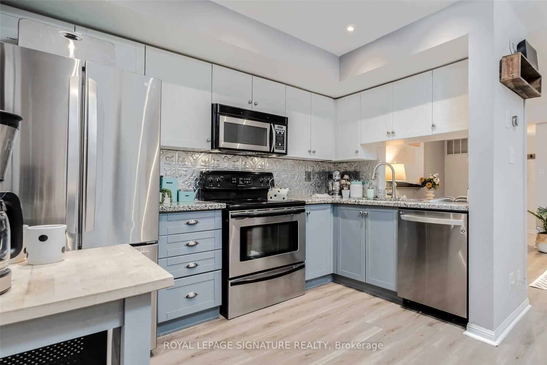 16 Laidlaw Street, #926