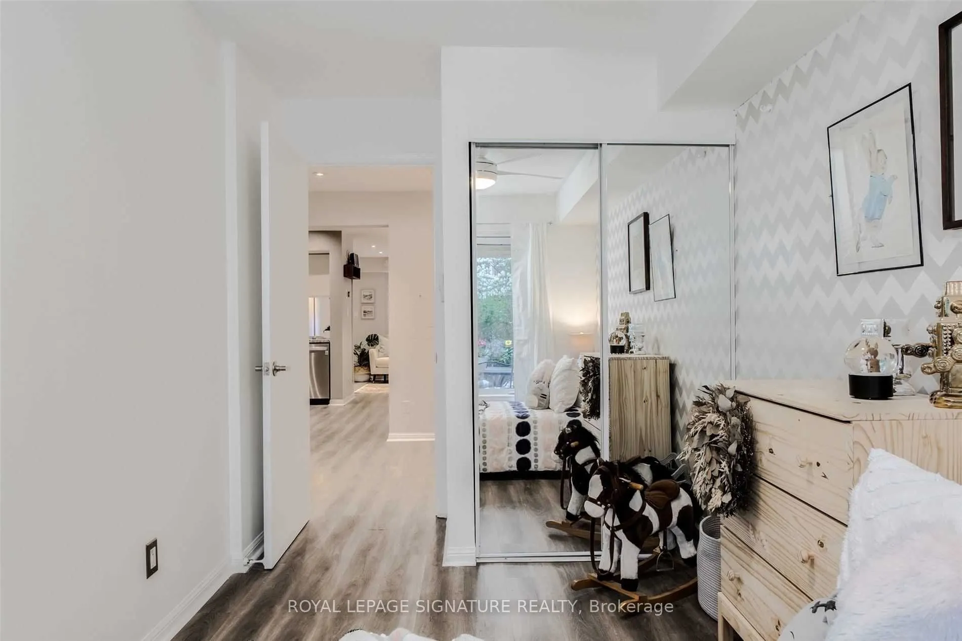 16 Laidlaw Street, #926