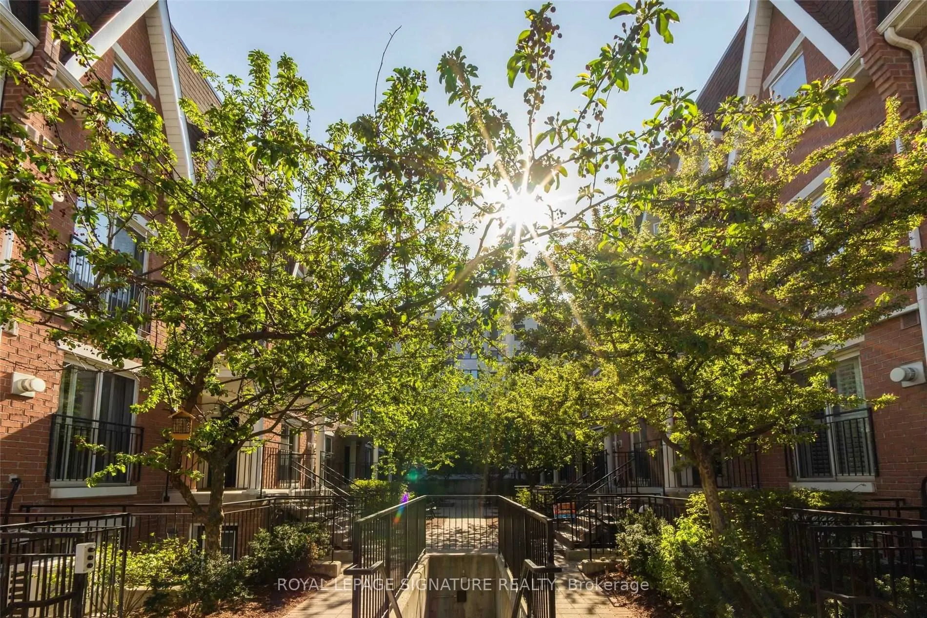 16 Laidlaw Street, #926
