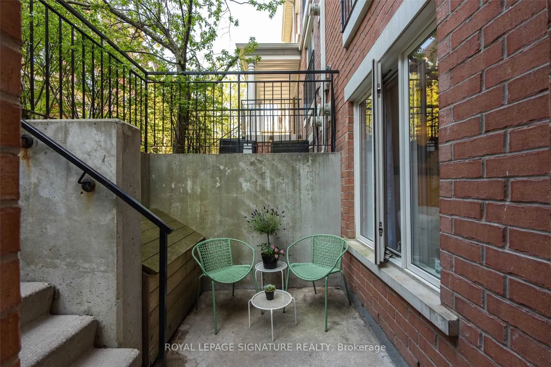 16 Laidlaw Street, #926