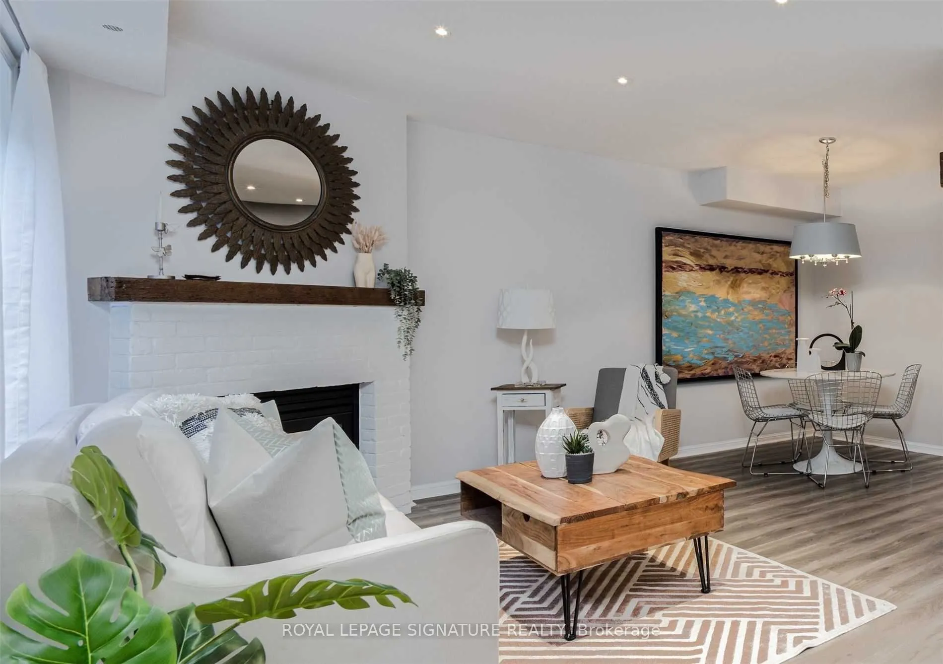 16 Laidlaw Street, #926