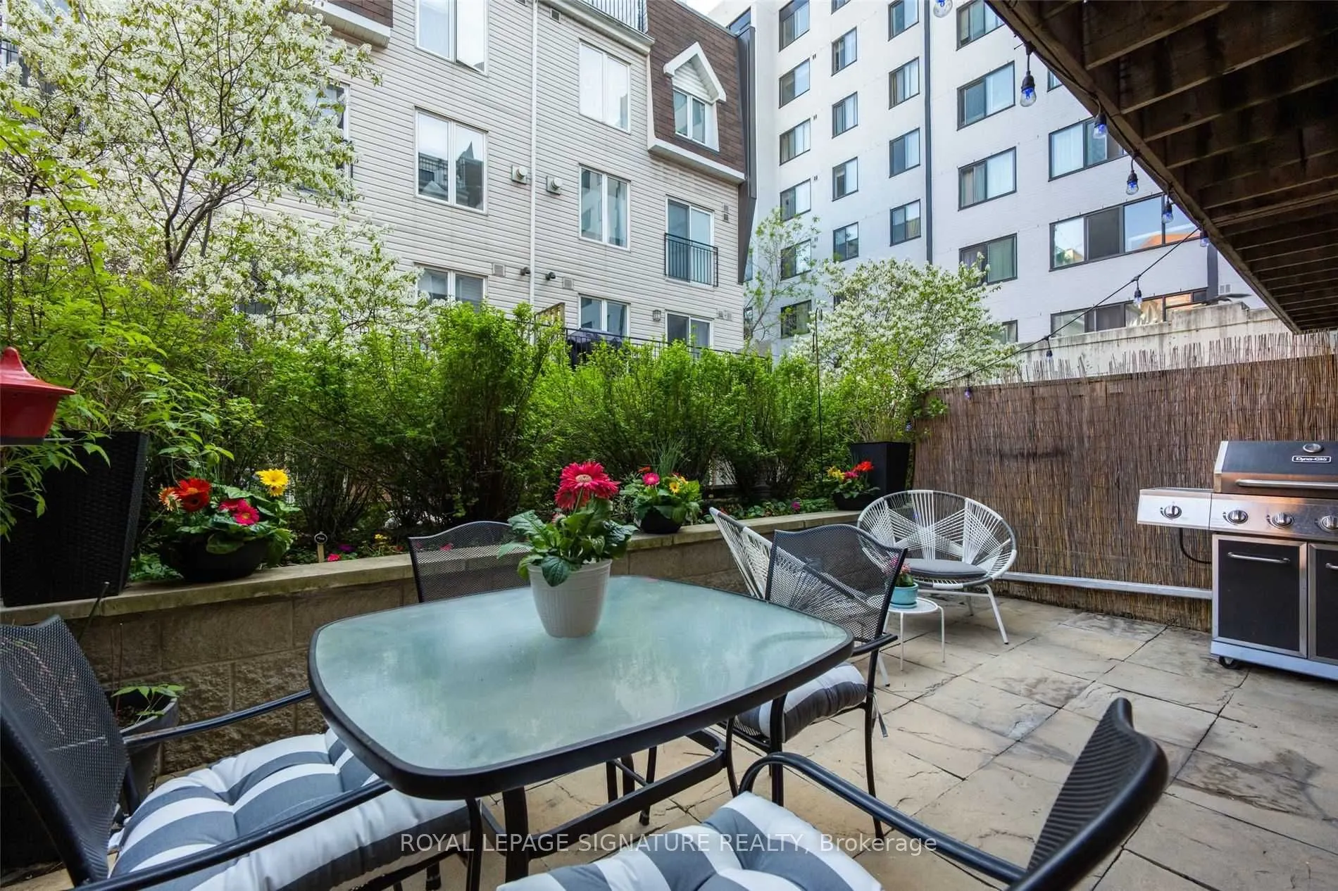 16 Laidlaw Street, #926