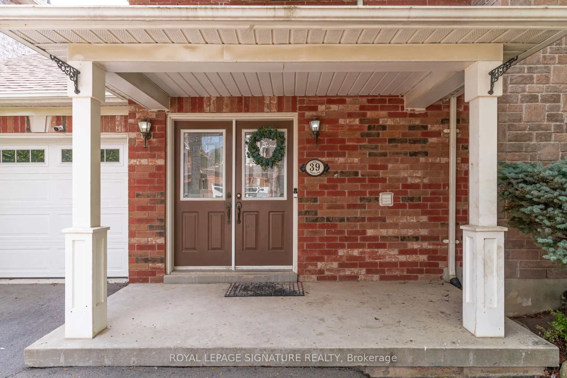 39 Treeline Boulevard