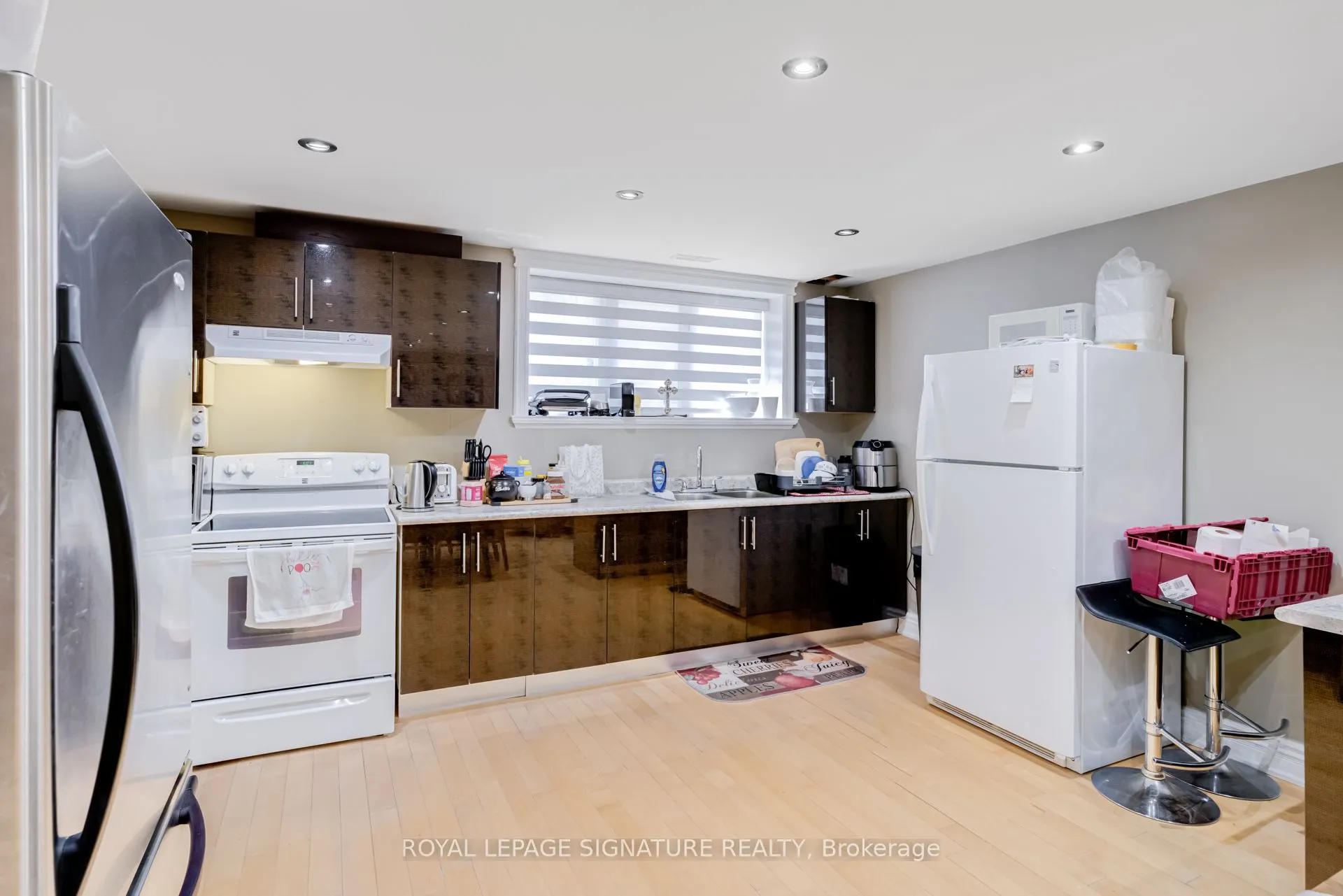 39 Treeline Boulevard