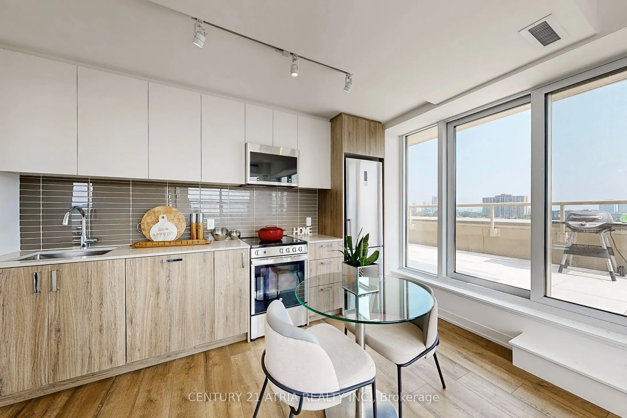 1787 St Clair Avenue, #607