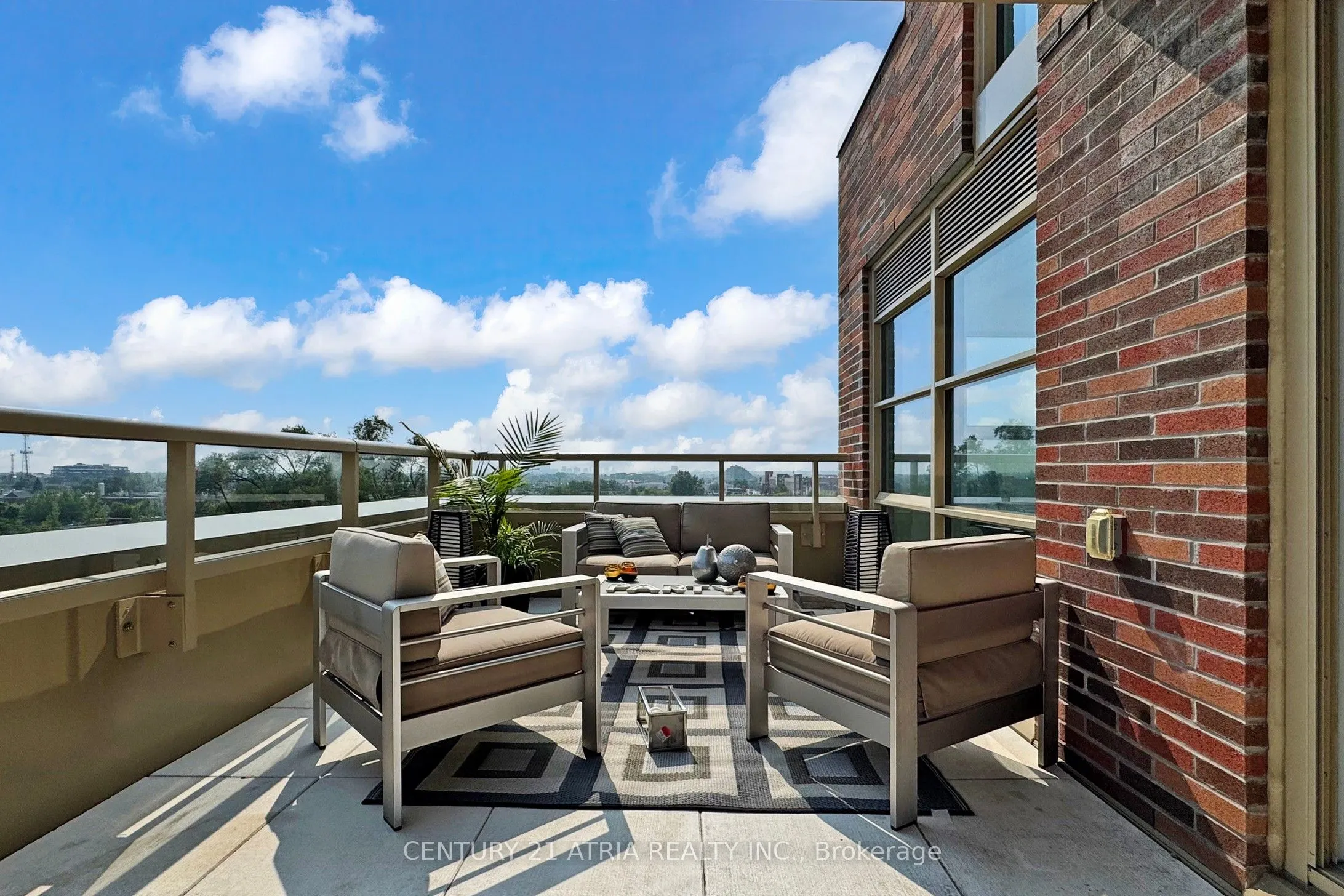 1787 St Clair Avenue, #607