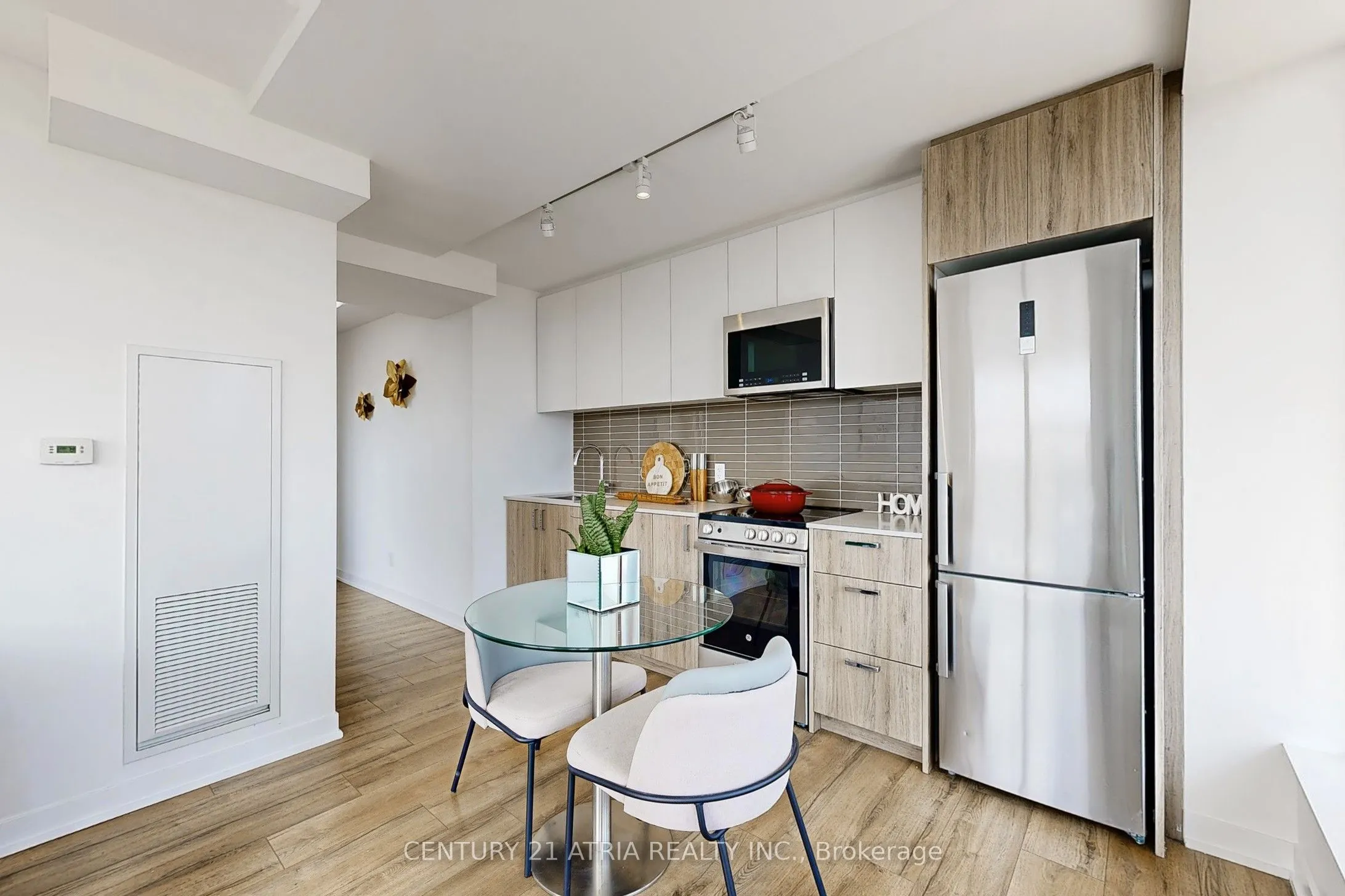 1787 St Clair Avenue, #607