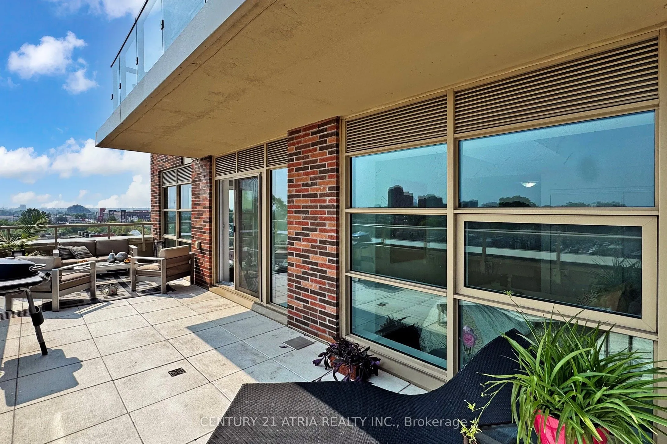 1787 St Clair Avenue, #607