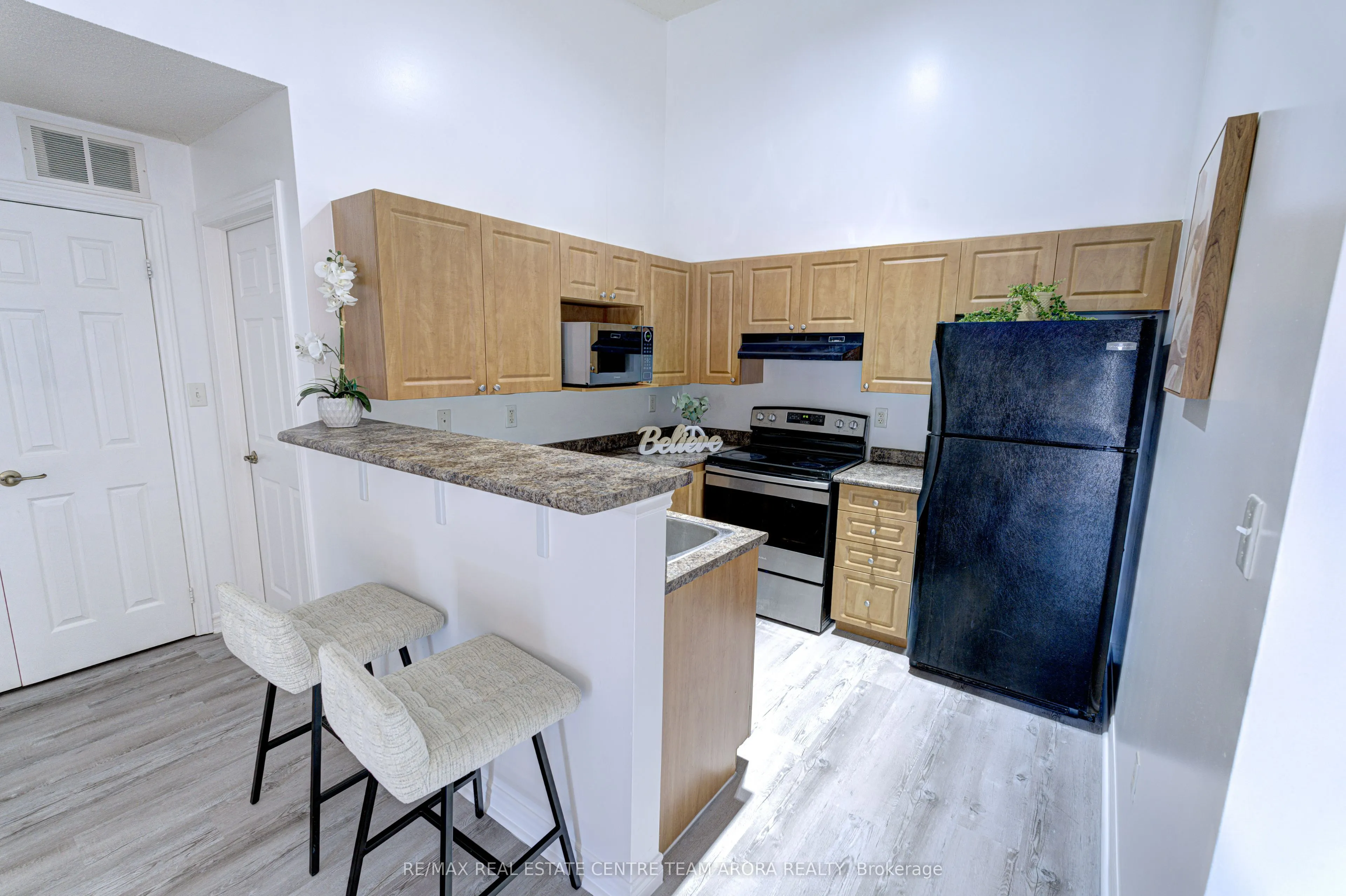 1483 Maple Avenue, #408