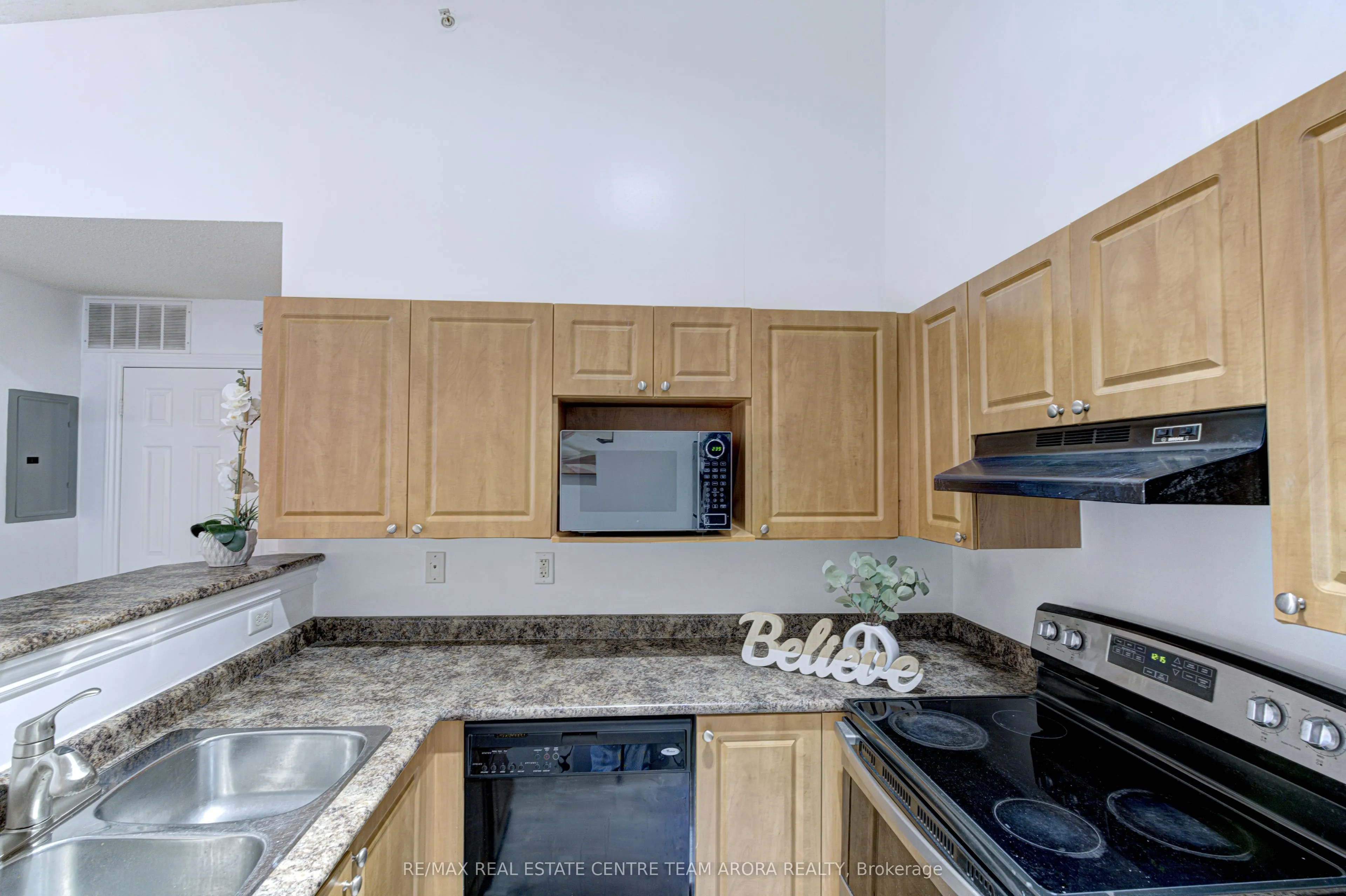 1483 Maple Avenue, #408