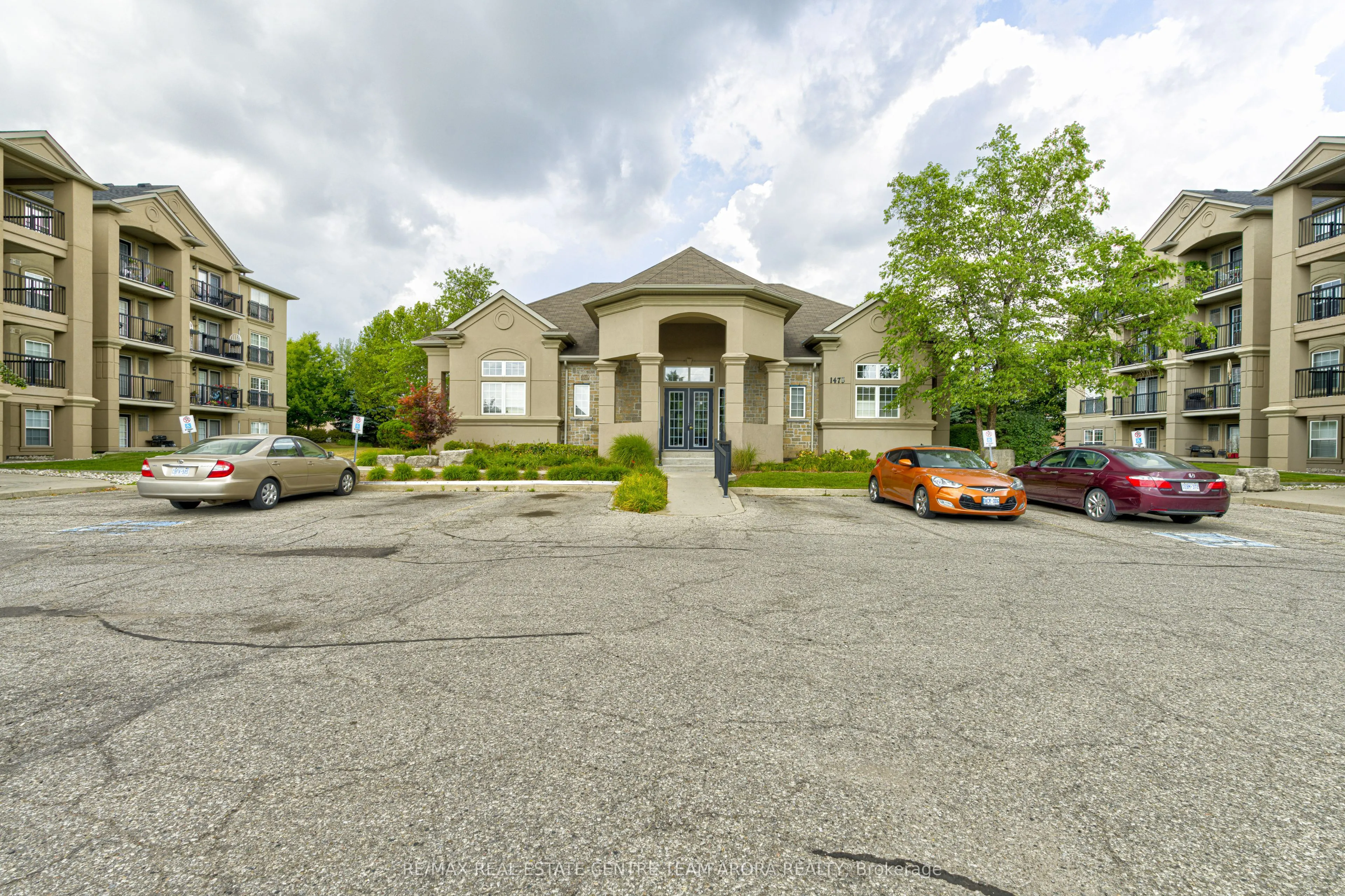 1483 Maple Avenue, #408