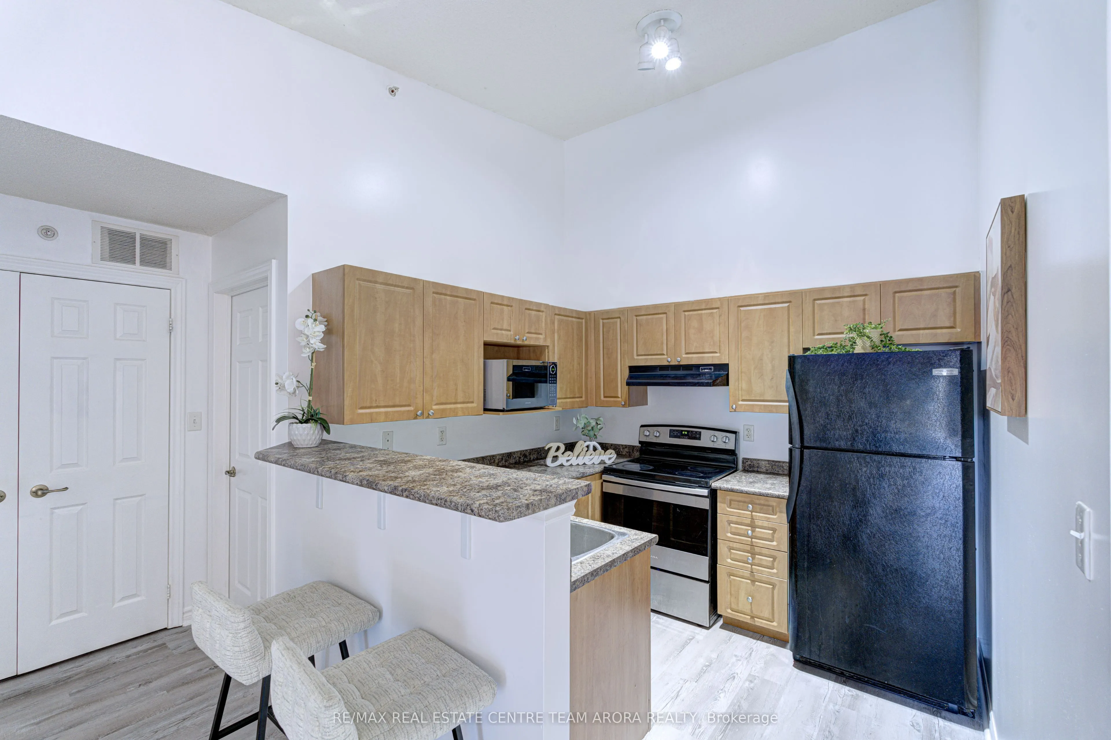 1483 Maple Avenue, #408