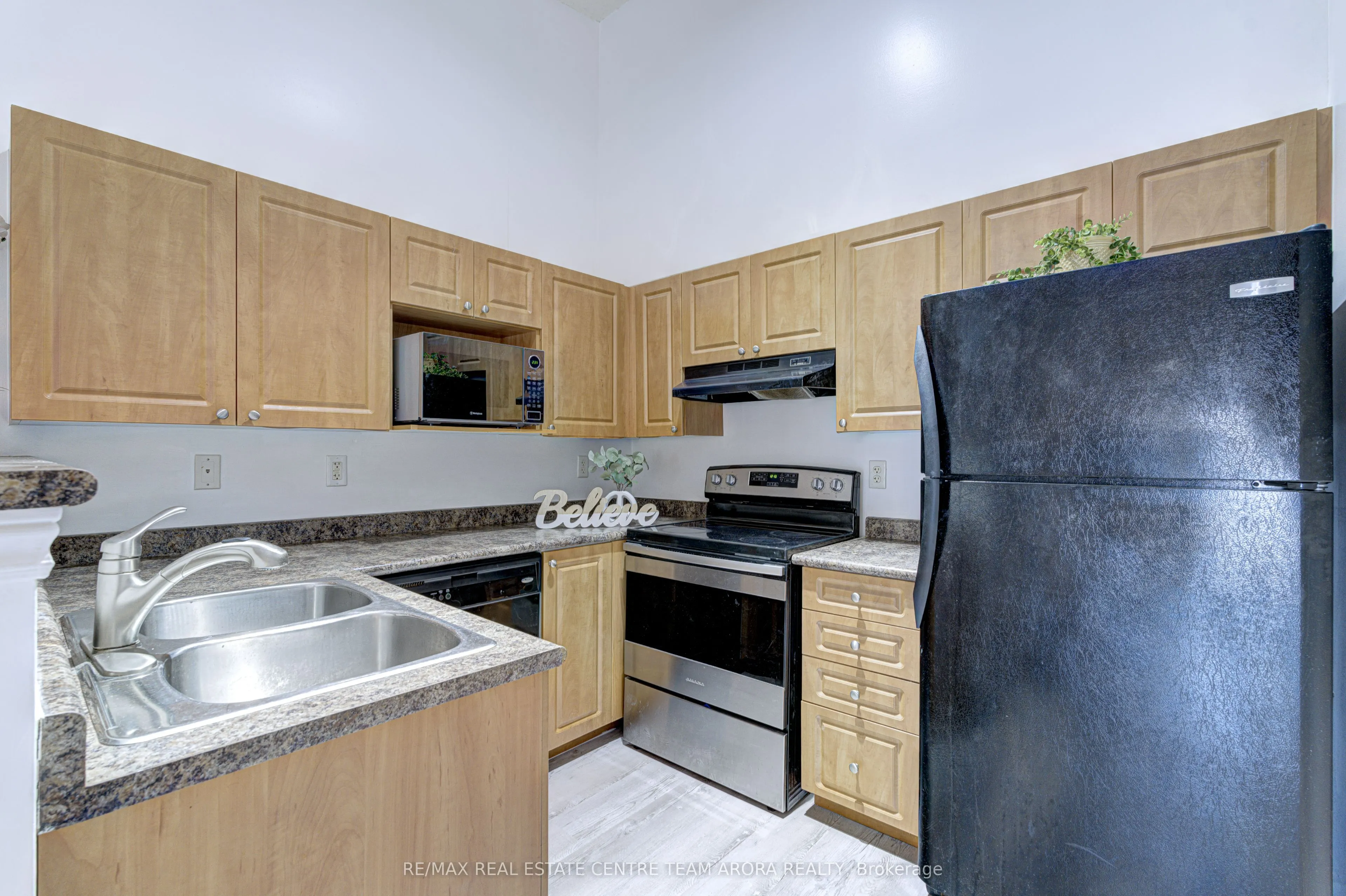 1483 Maple Avenue, #408