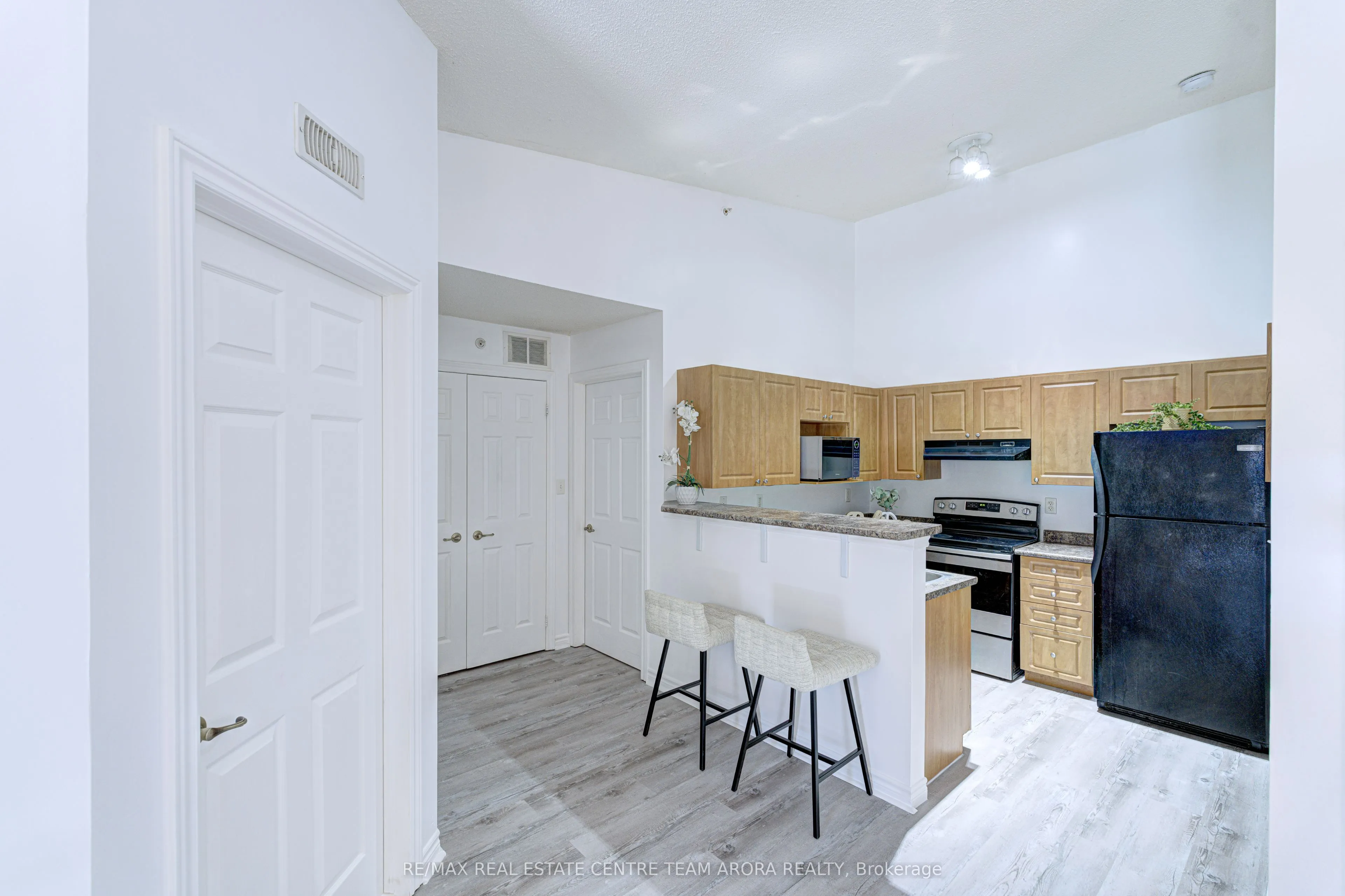 1483 Maple Avenue, #408
