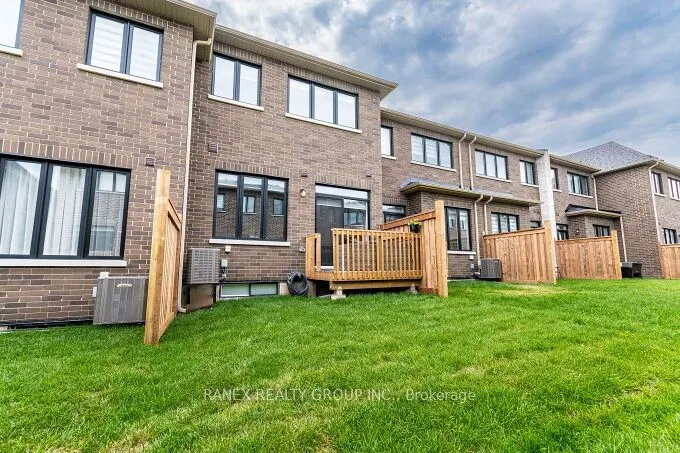 1411 Oakmont Common