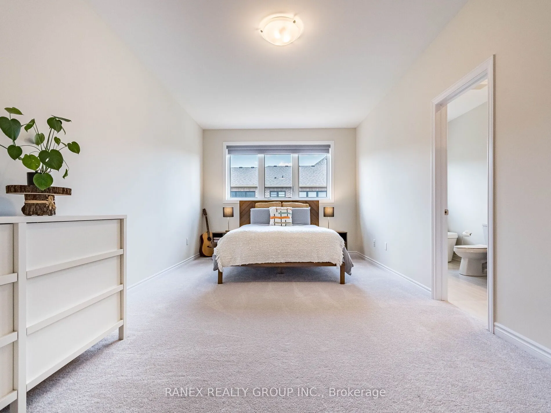 1411 Oakmont Common