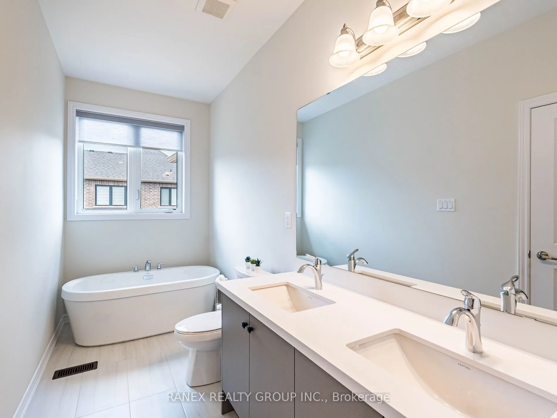 1411 Oakmont Common