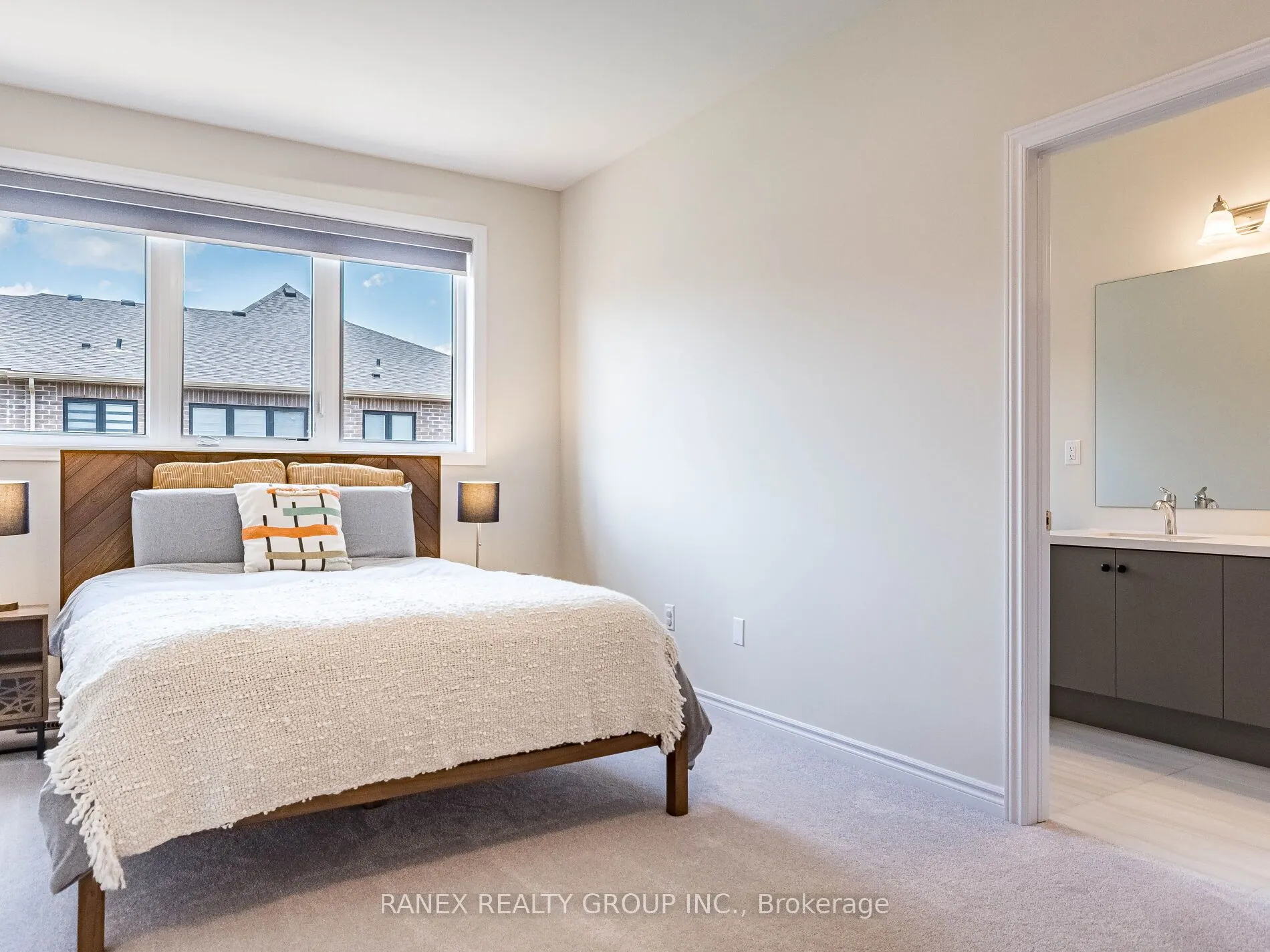 1411 Oakmont Common