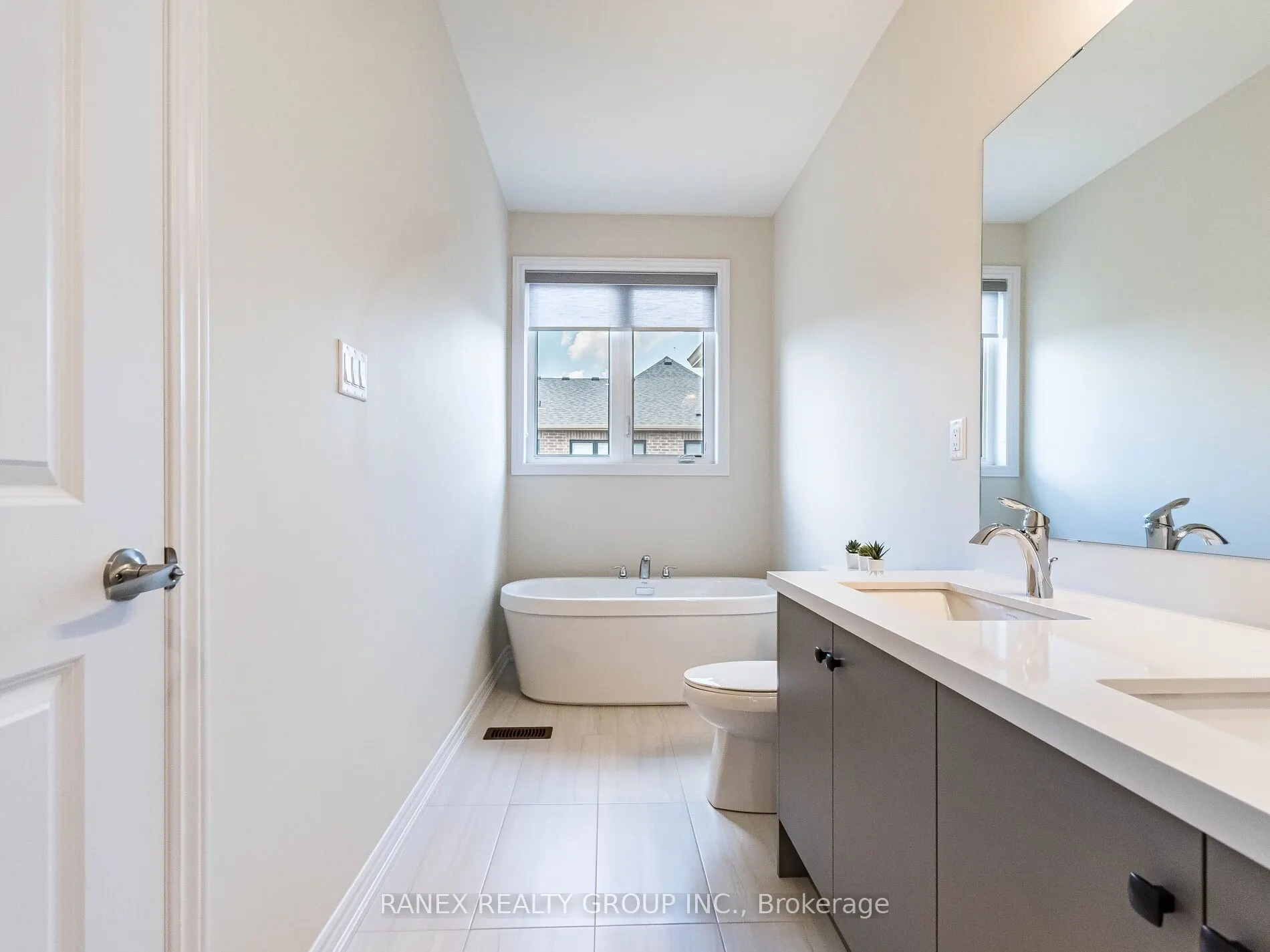 1411 Oakmont Common
