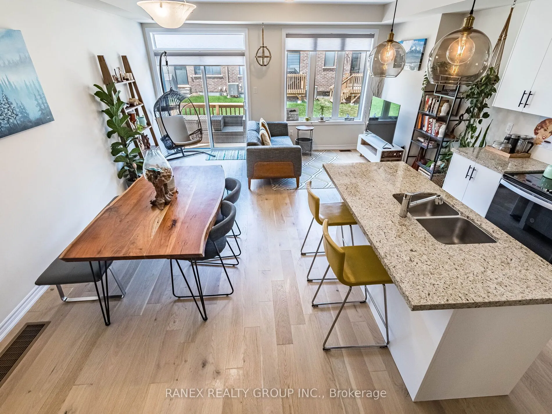 1411 Oakmont Common