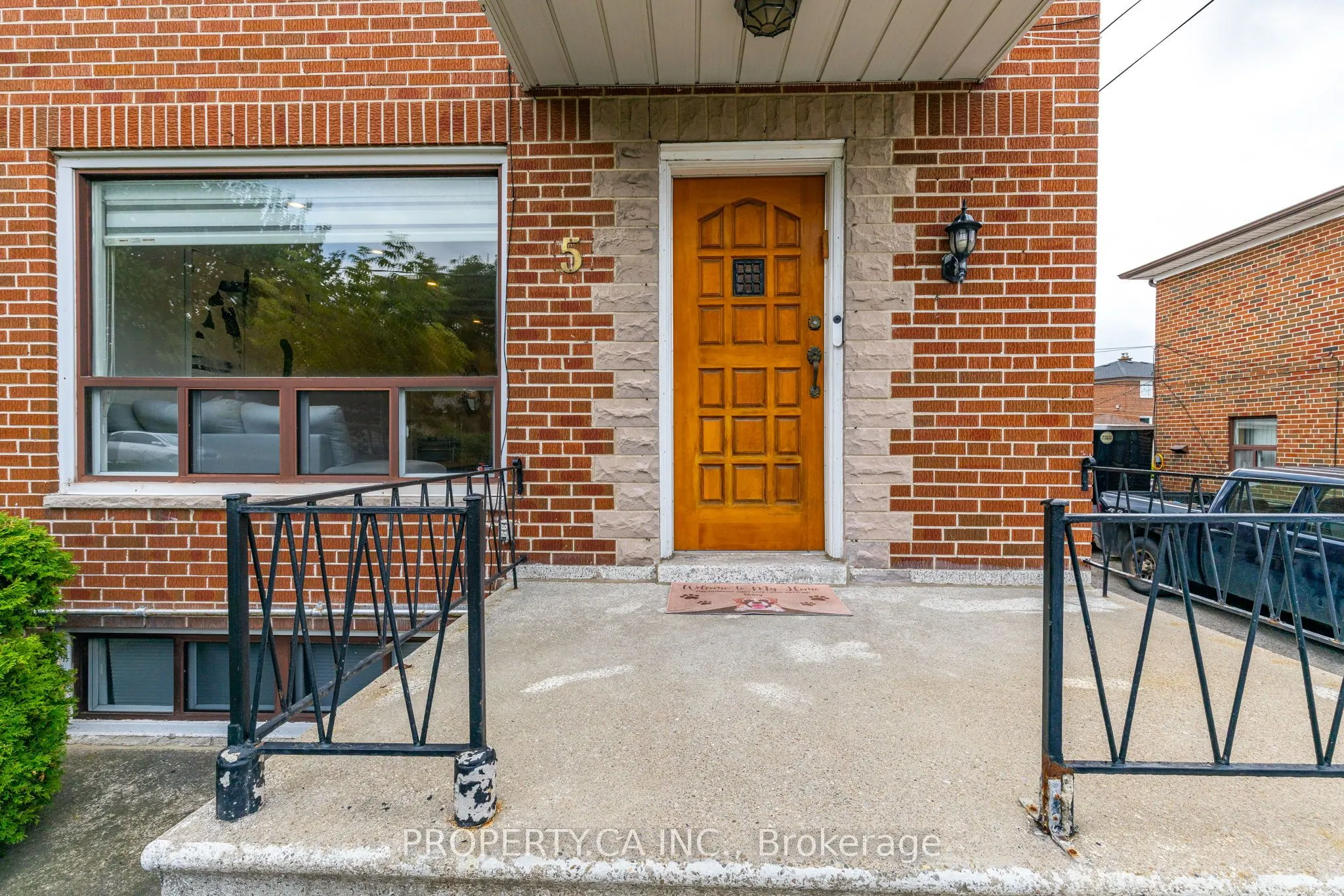 5 Woodenhill Court