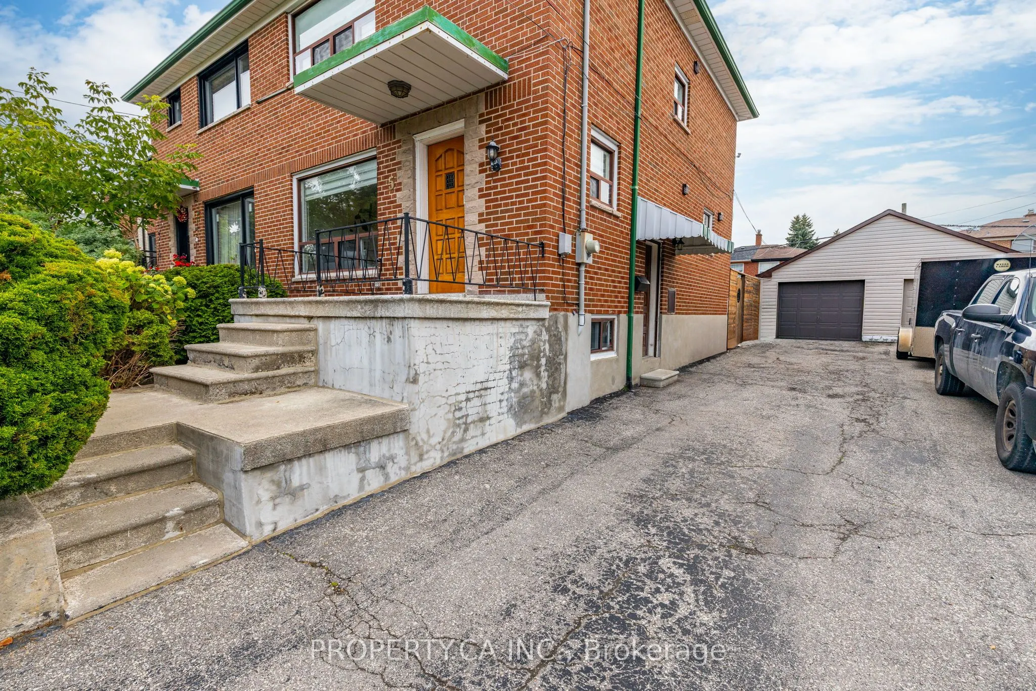 5 Woodenhill Court