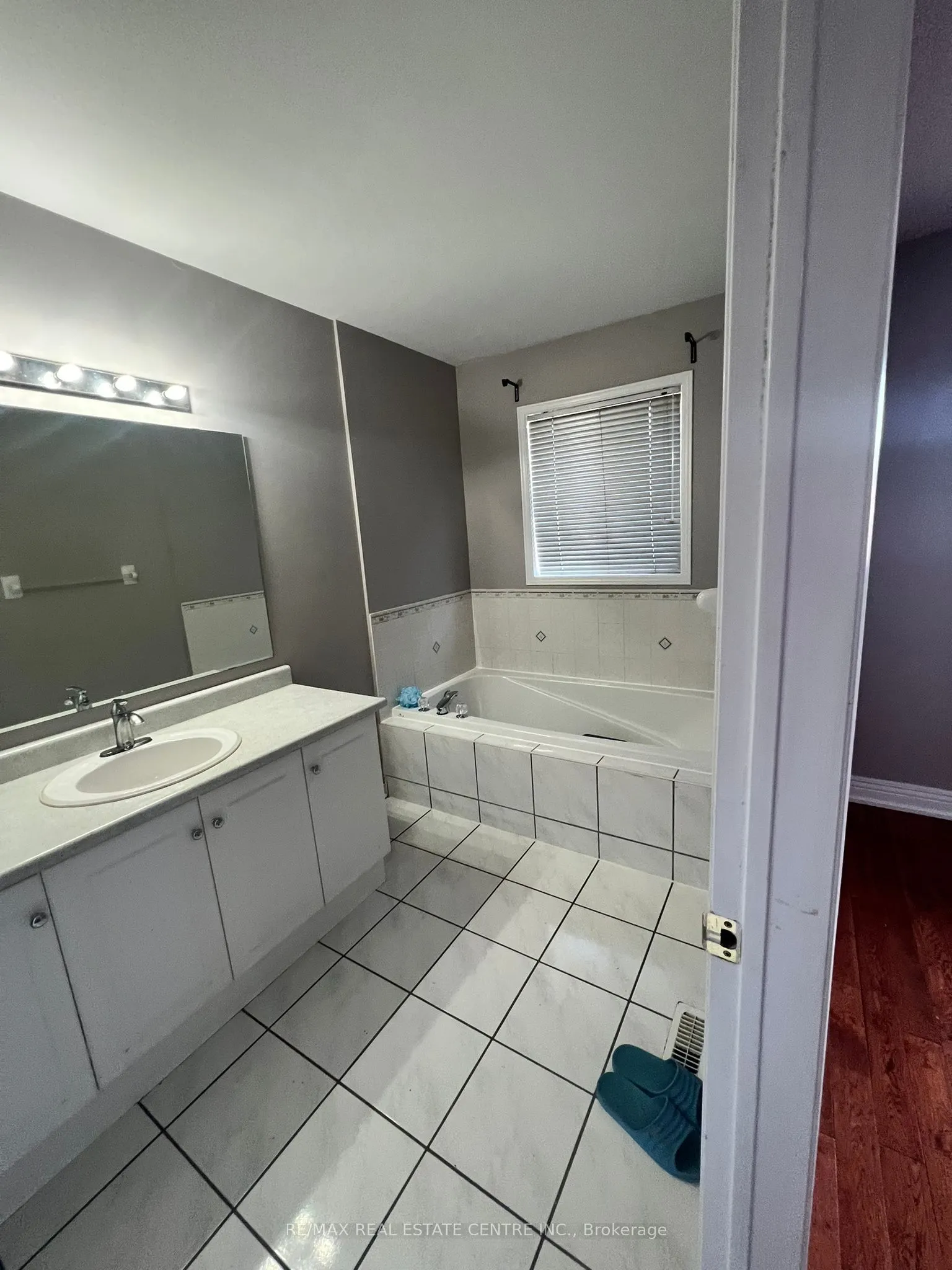 18 Legacy Lane, #Upper