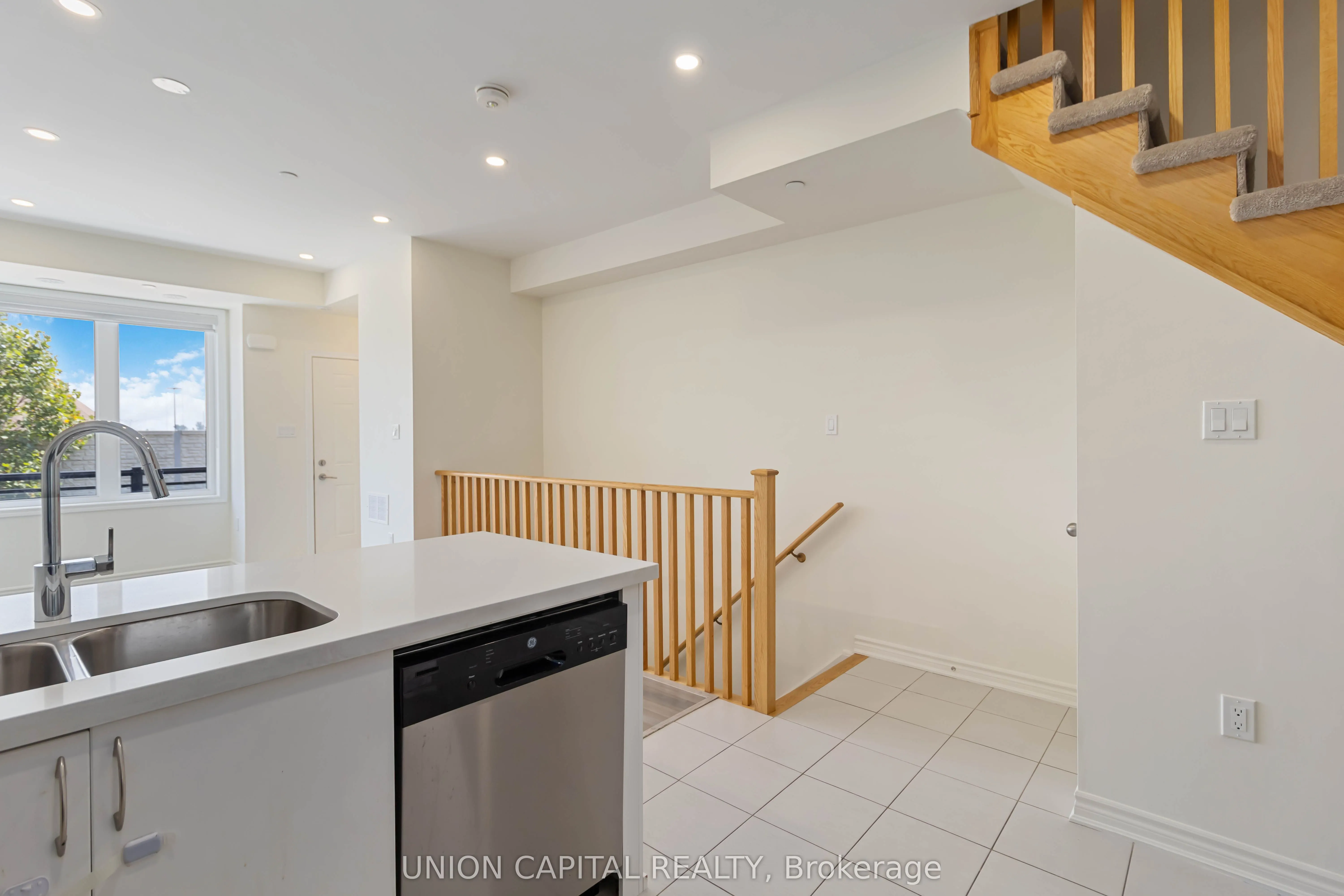2255 Mcnab Lane, #14