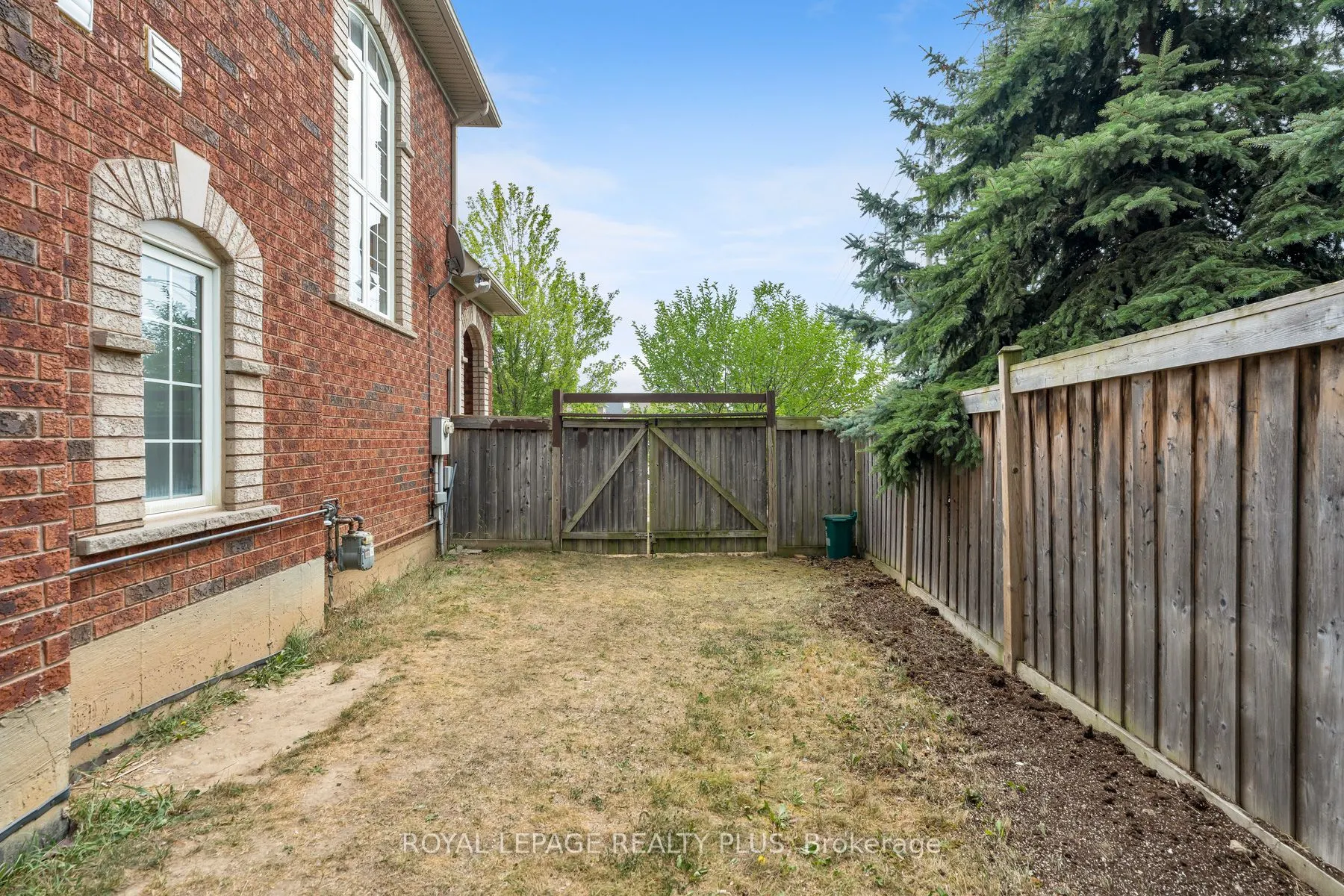 1059 McClenahan Crescent