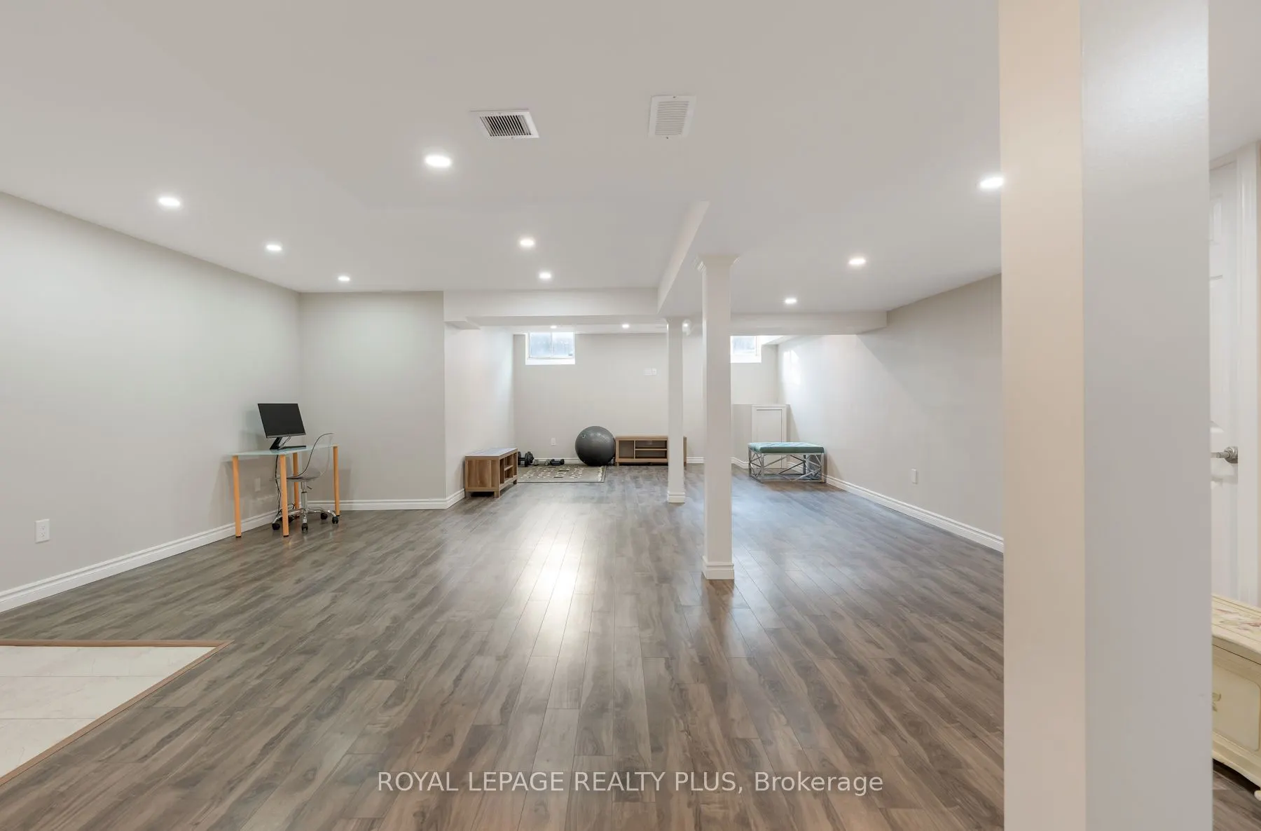 1059 McClenahan Crescent