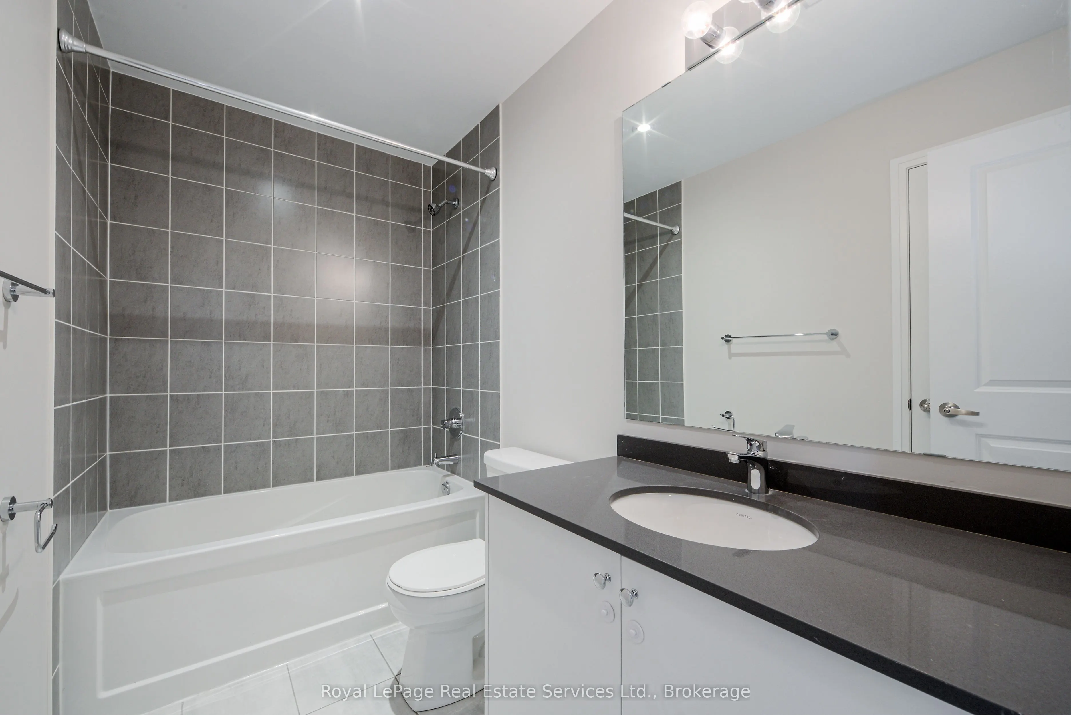 1238 Cawthra Road, #16